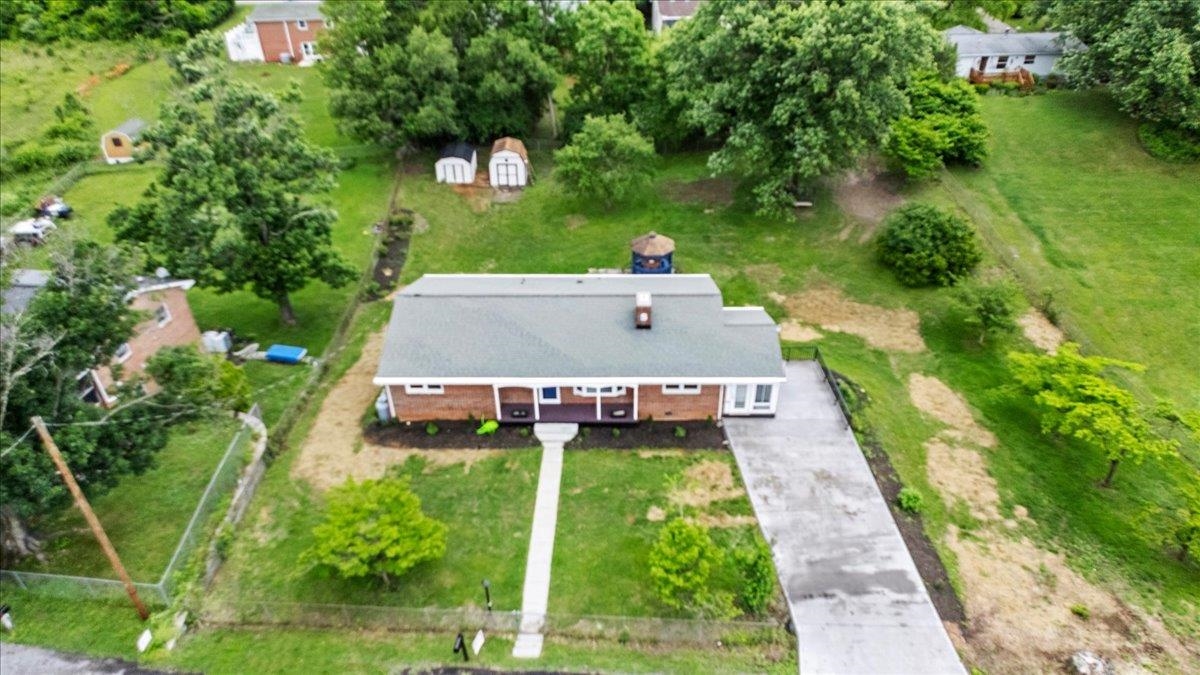 6016 Belspring Road Fairlawn VA 24141