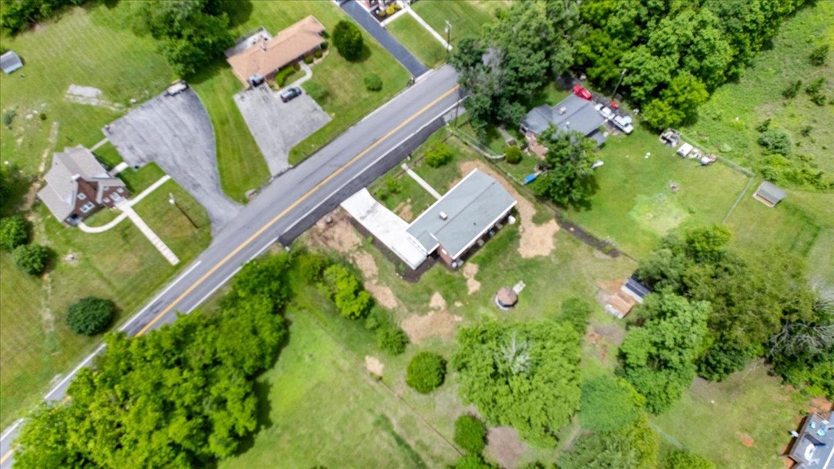 6016 Belspring Road Fairlawn VA 24141