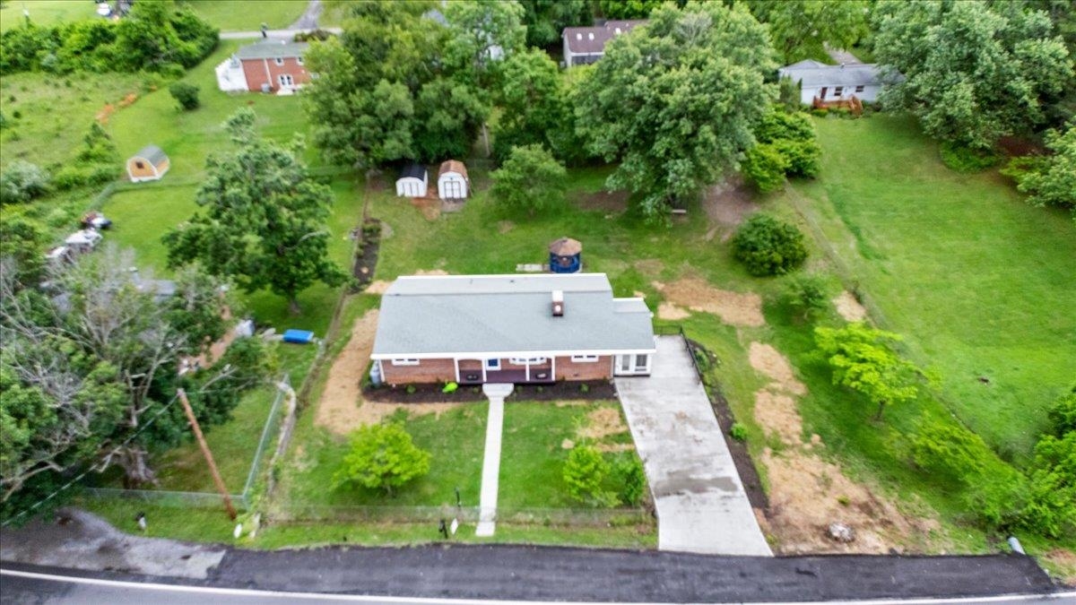 6016 Belspring Road Fairlawn VA 24141