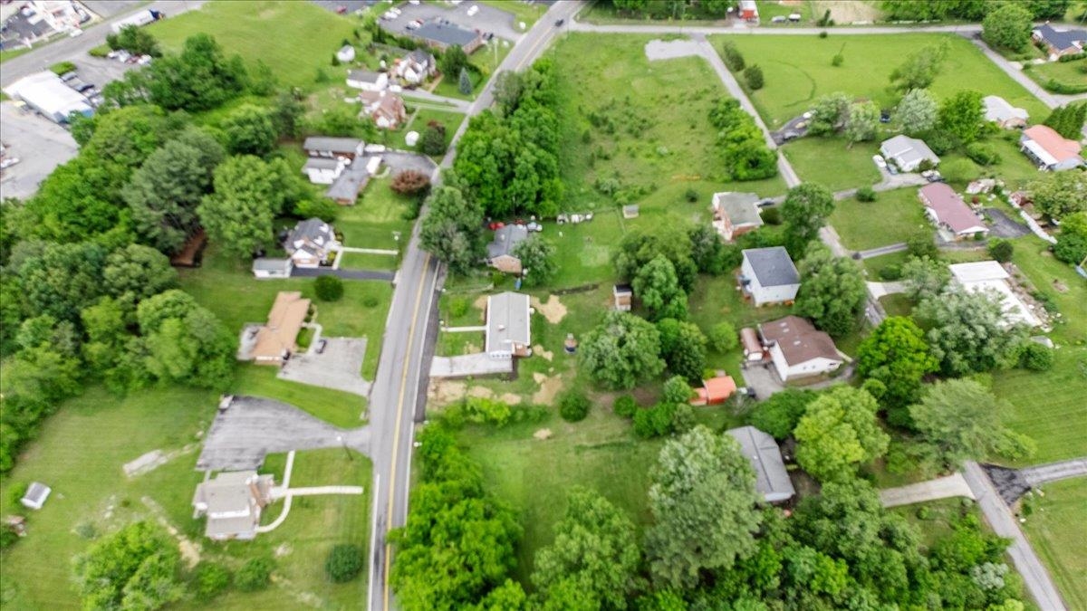 6016 Belspring Road Fairlawn VA 24141