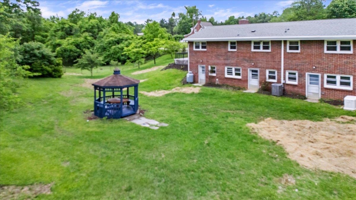 6016 Belspring Road Fairlawn VA 24141