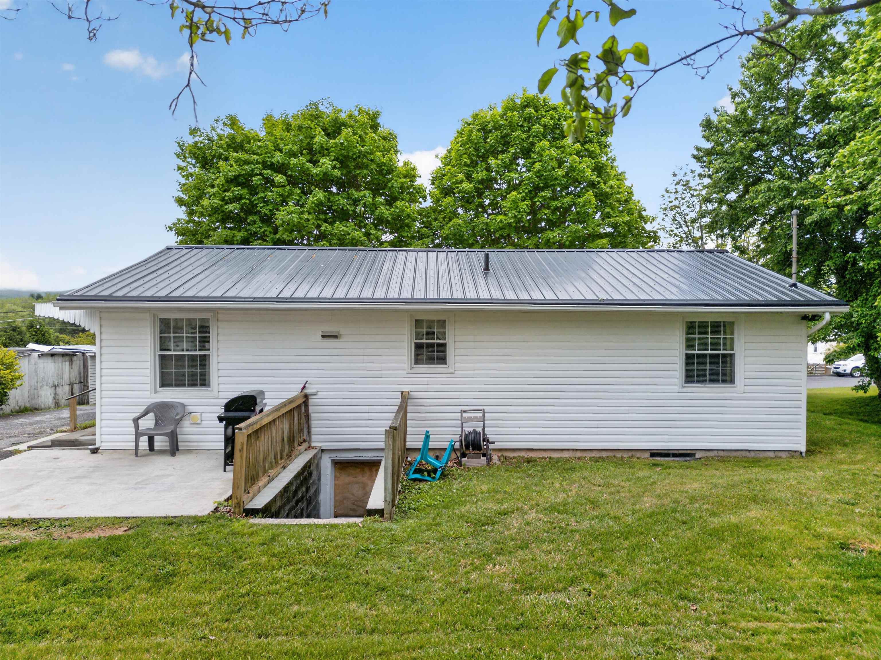 270 S. 14th Street Wytheville VA 24382