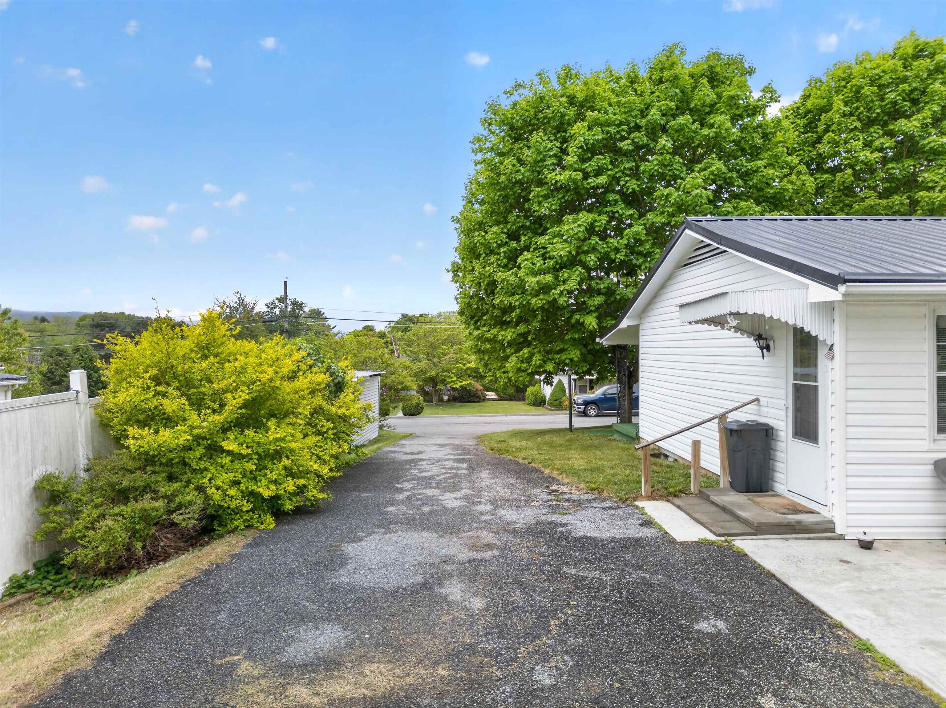 270 S. 14th Street Wytheville VA 24382