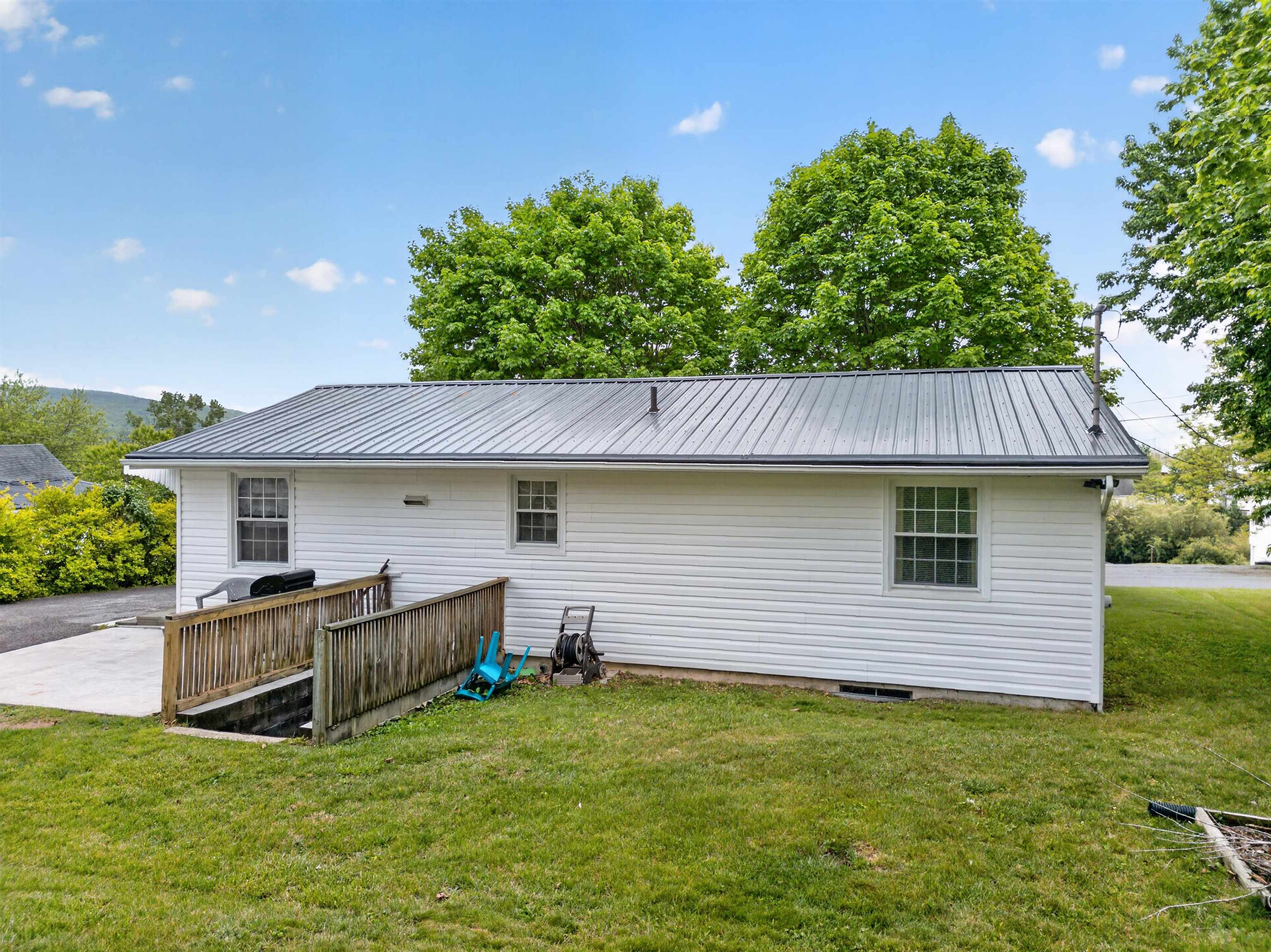 270 S. 14th Street Wytheville VA 24382