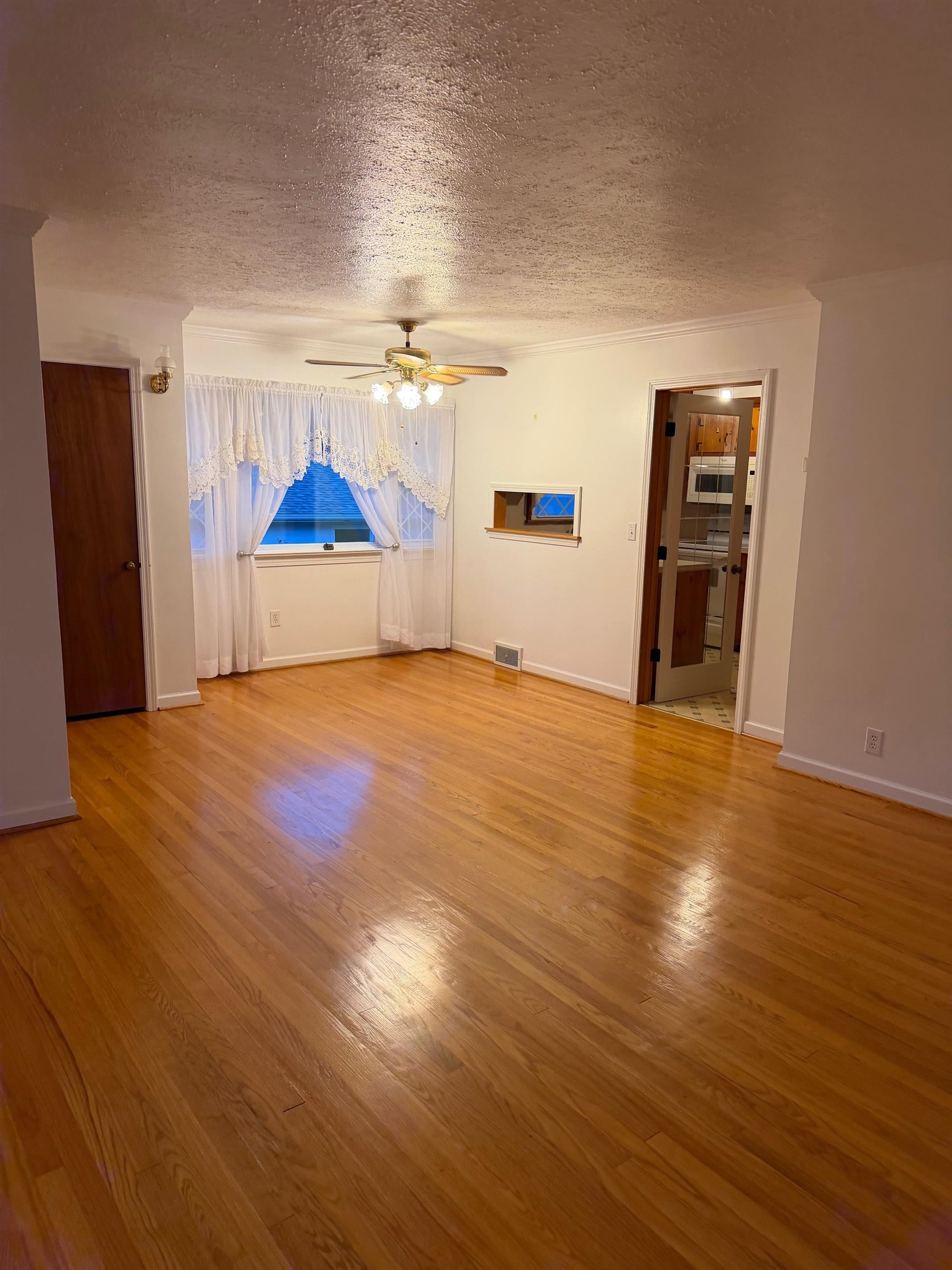 404 Wolf Street Narrows VA 24124