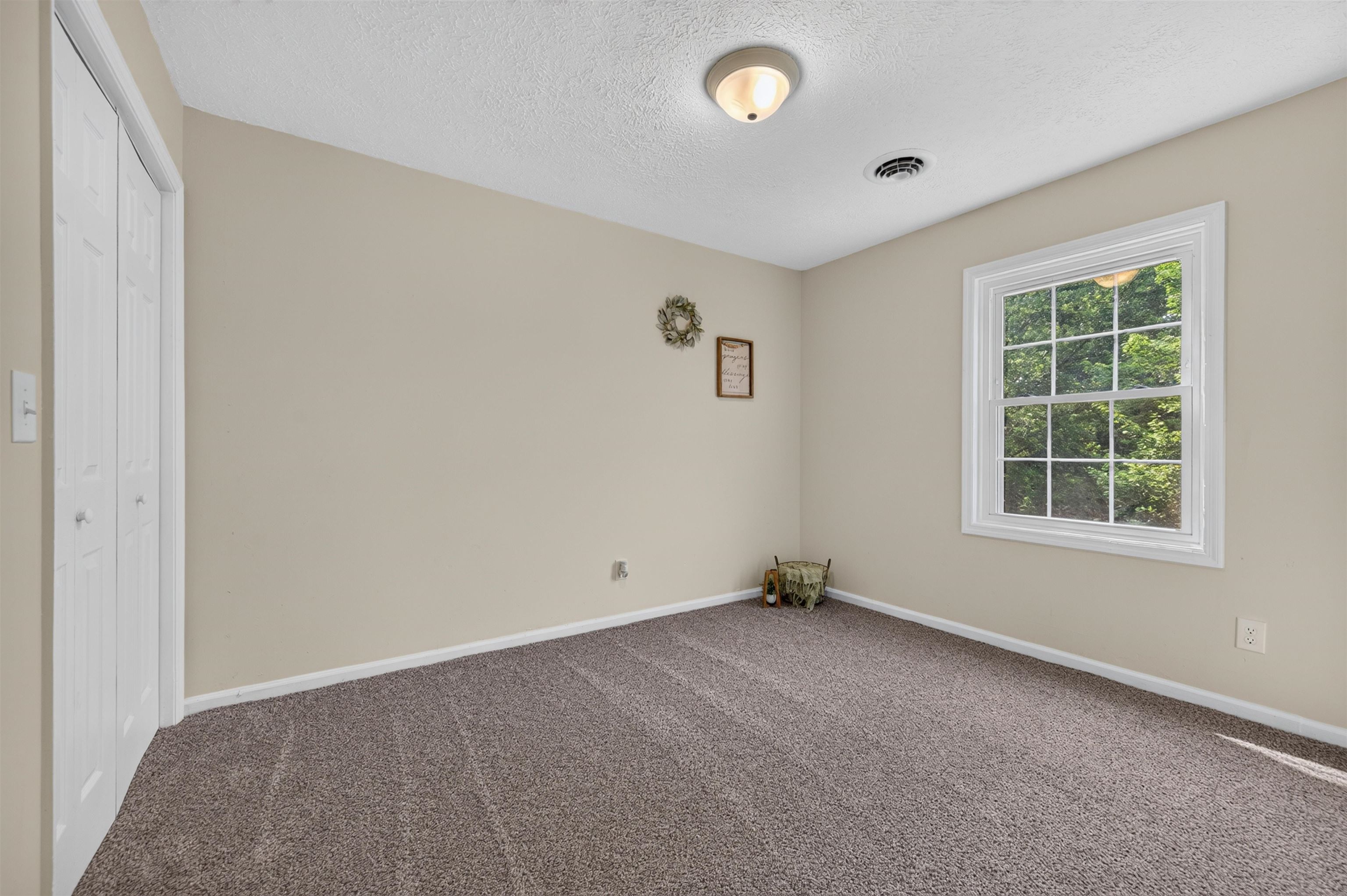 77 Amelia Drive Hillsville VA 24343