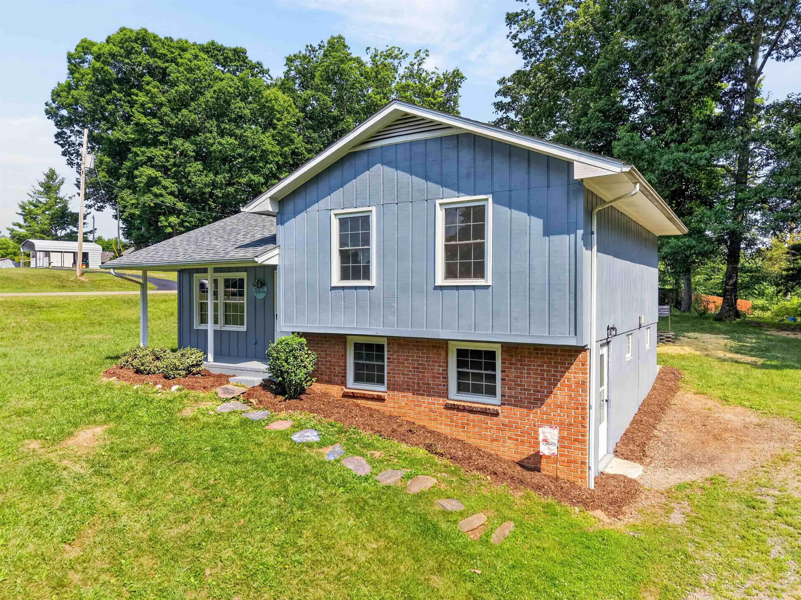 77 Amelia Drive Hillsville VA 24343