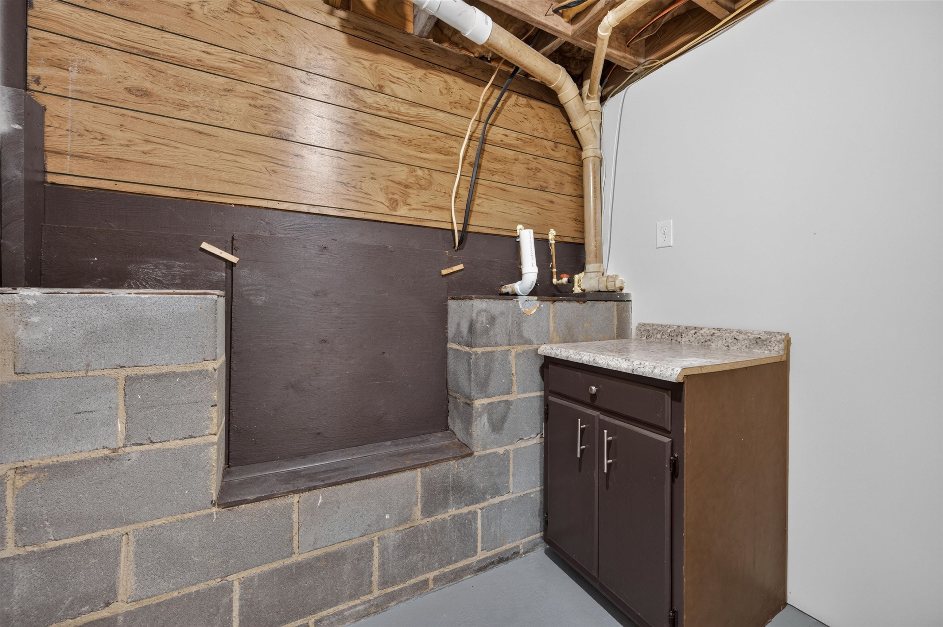 77 Amelia Drive Hillsville VA 24343