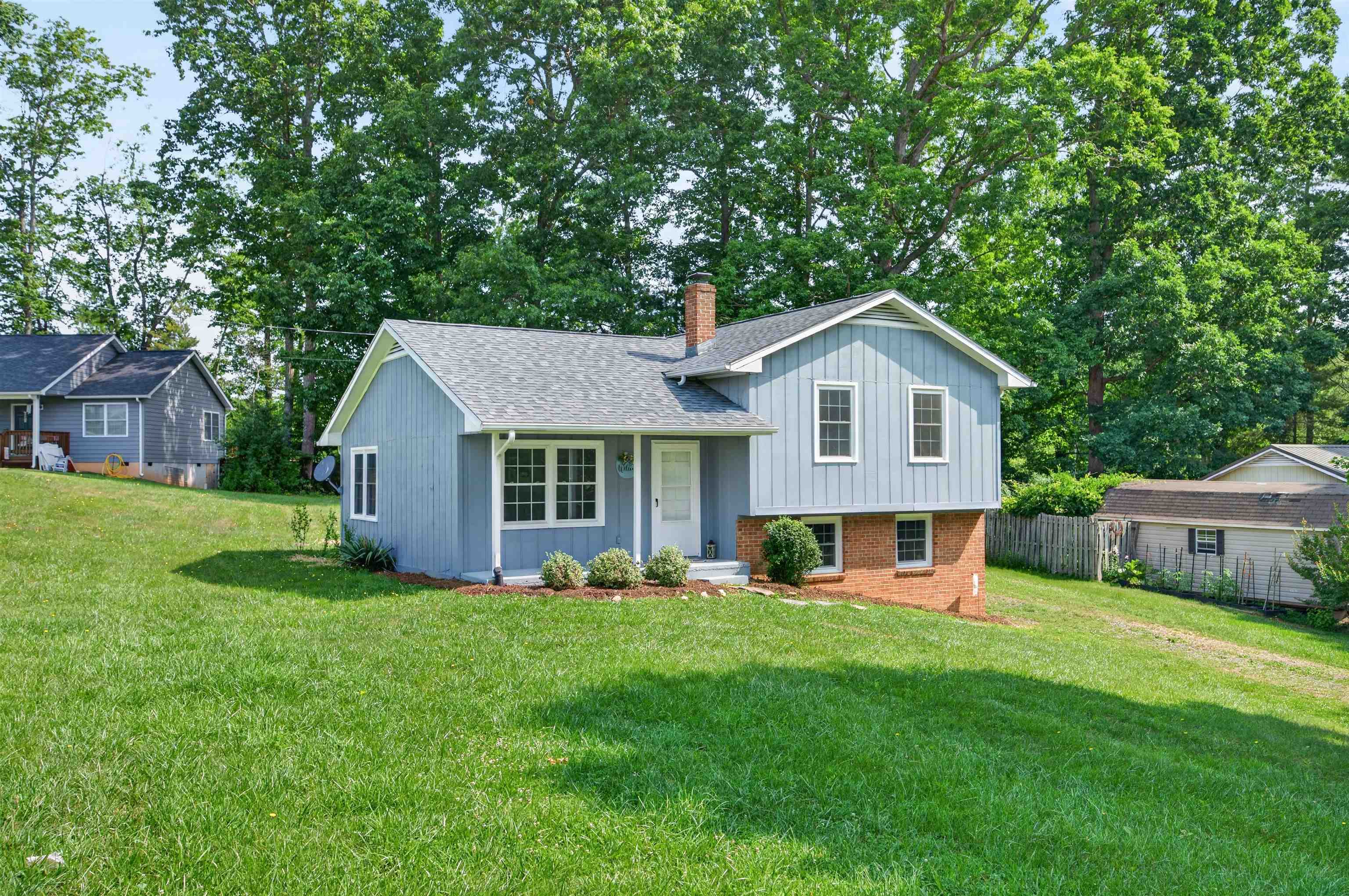 77 Amelia Drive Hillsville VA 24343