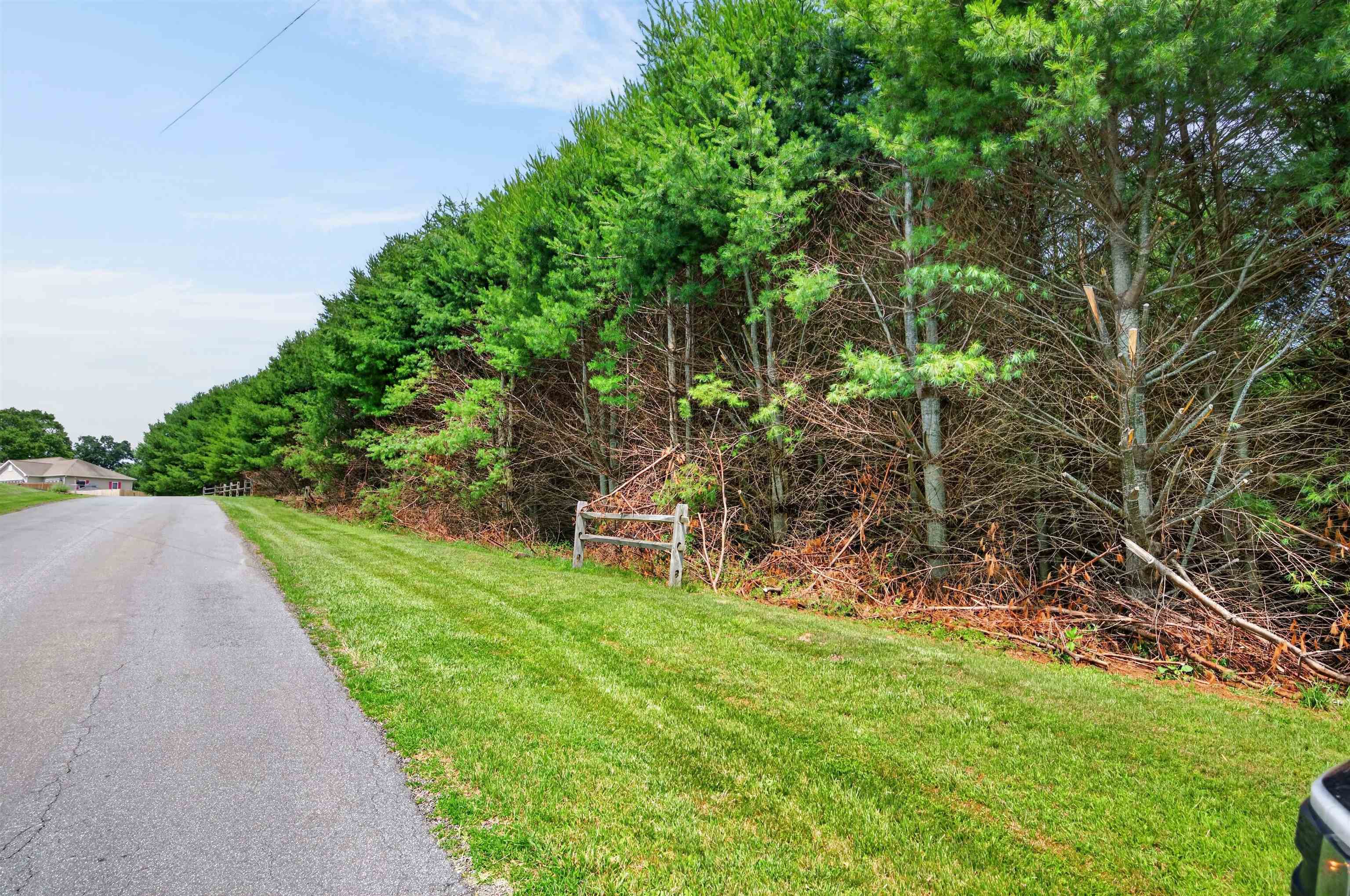 77 Amelia Drive Hillsville VA 24343