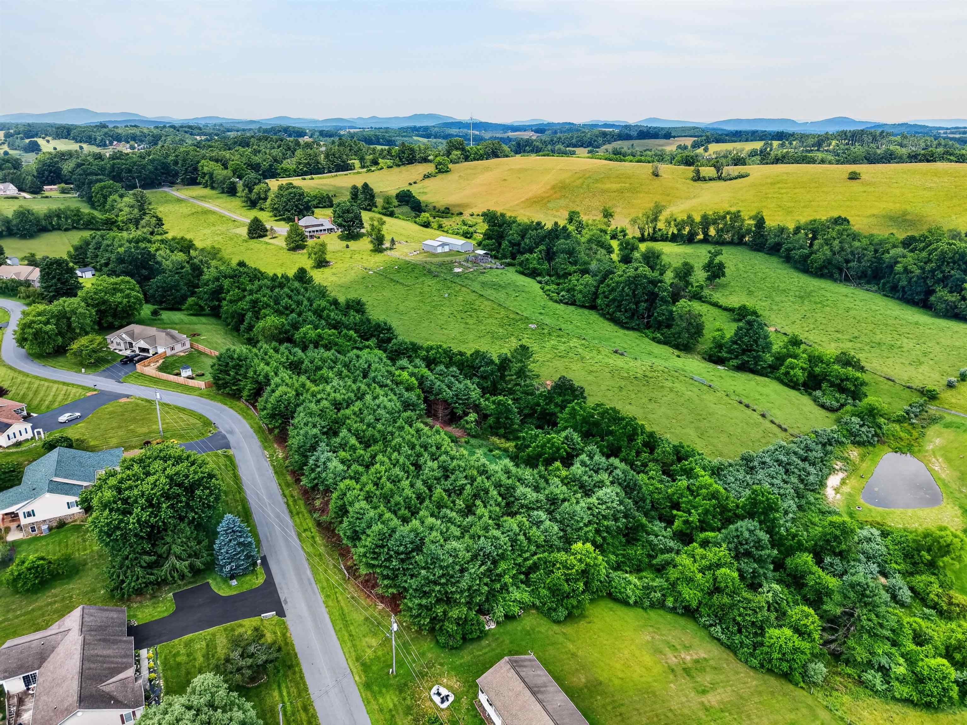 77 Amelia Drive Hillsville VA 24343