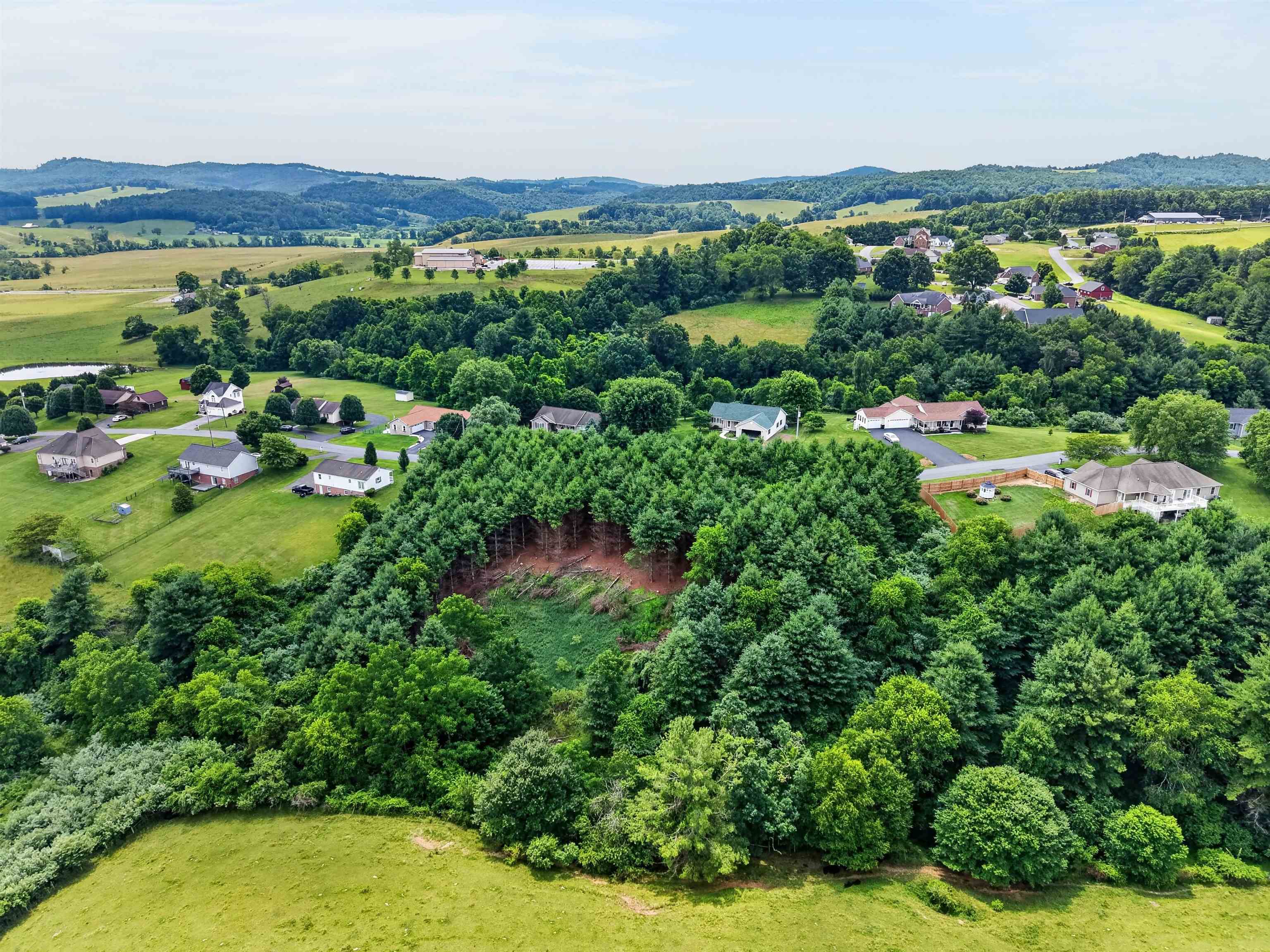 77 Amelia Drive Hillsville VA 24343