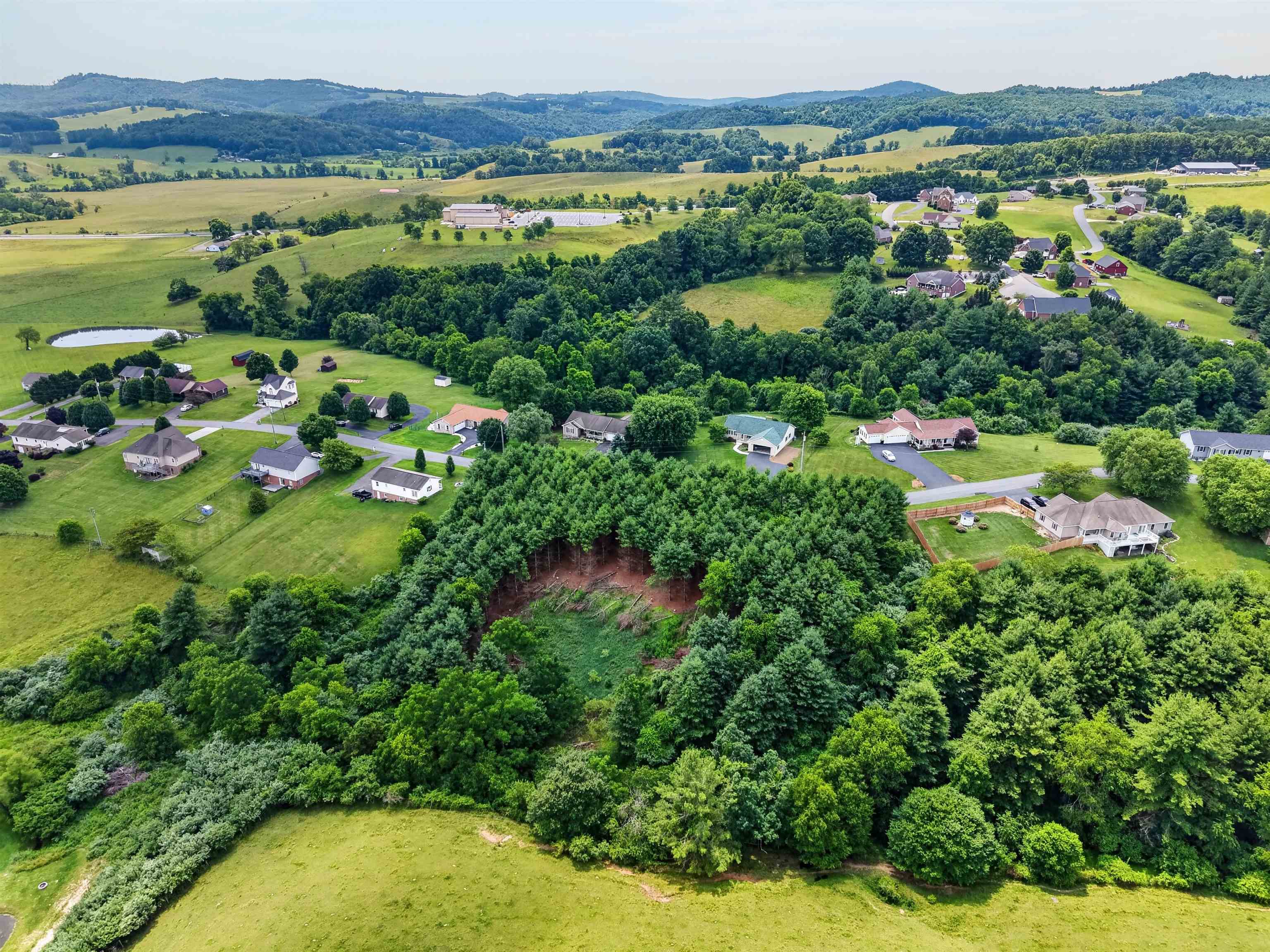 77 Amelia Drive Hillsville VA 24343