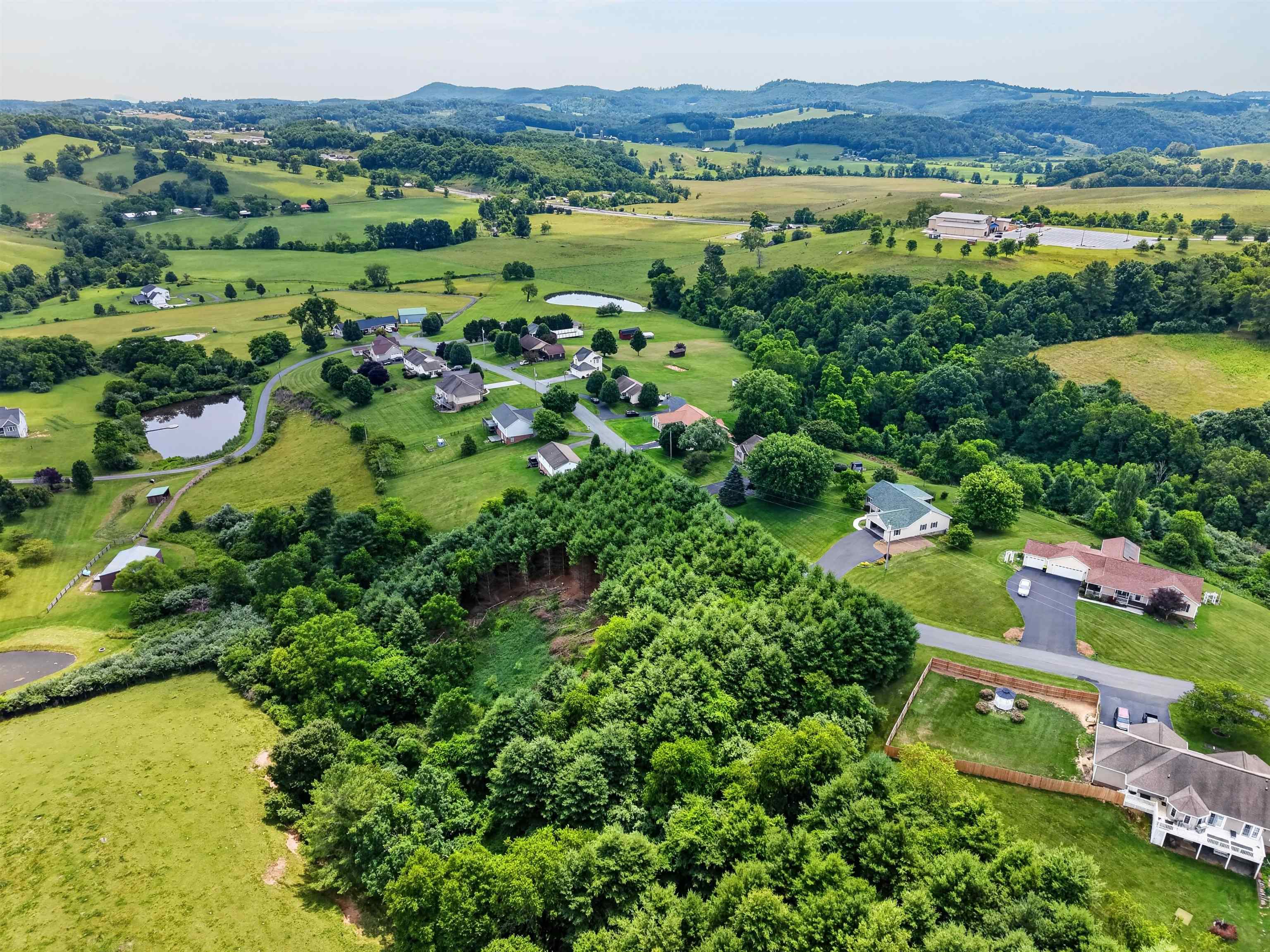 77 Amelia Drive Hillsville VA 24343