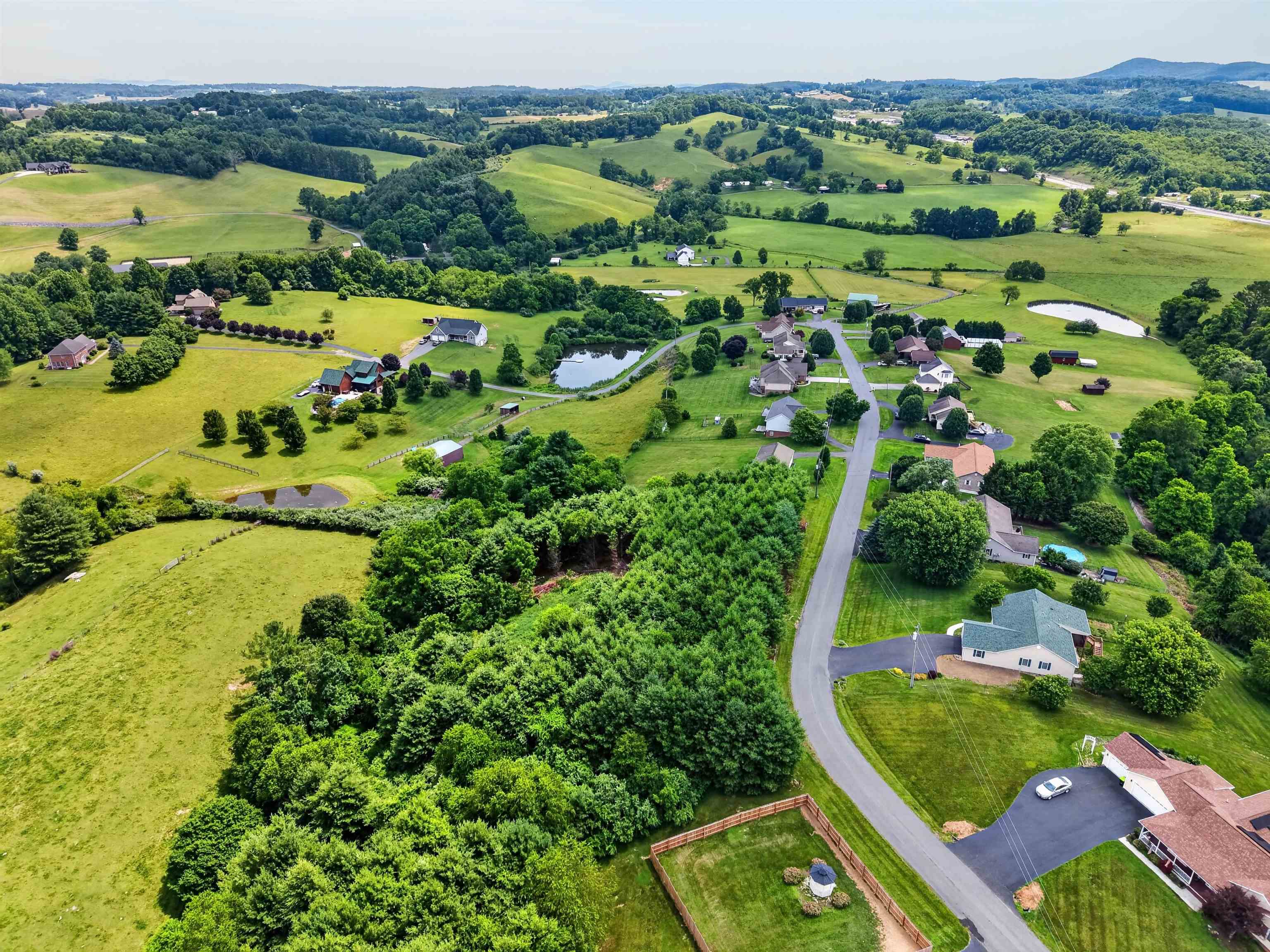 77 Amelia Drive Hillsville VA 24343