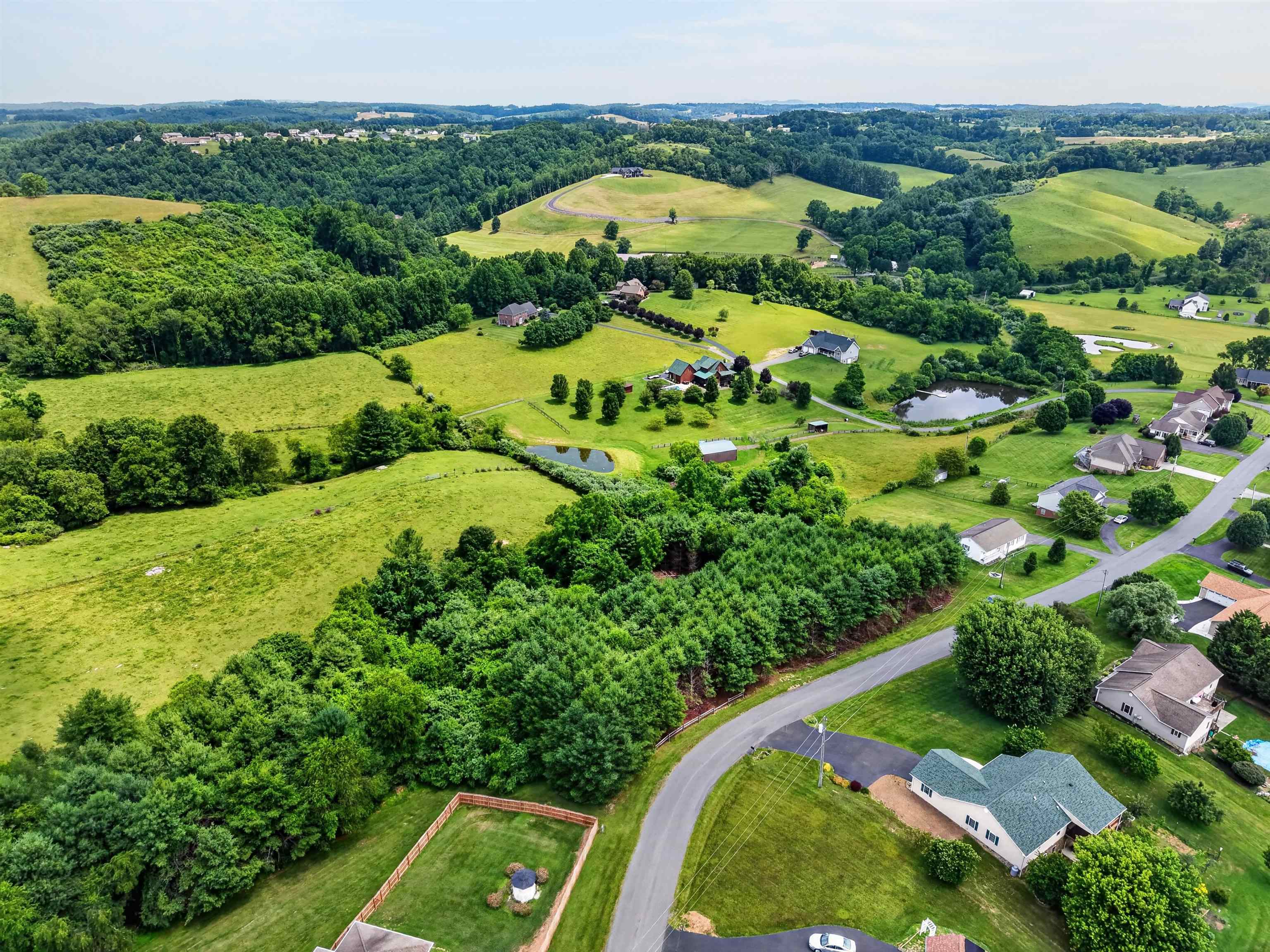 77 Amelia Drive Hillsville VA 24343