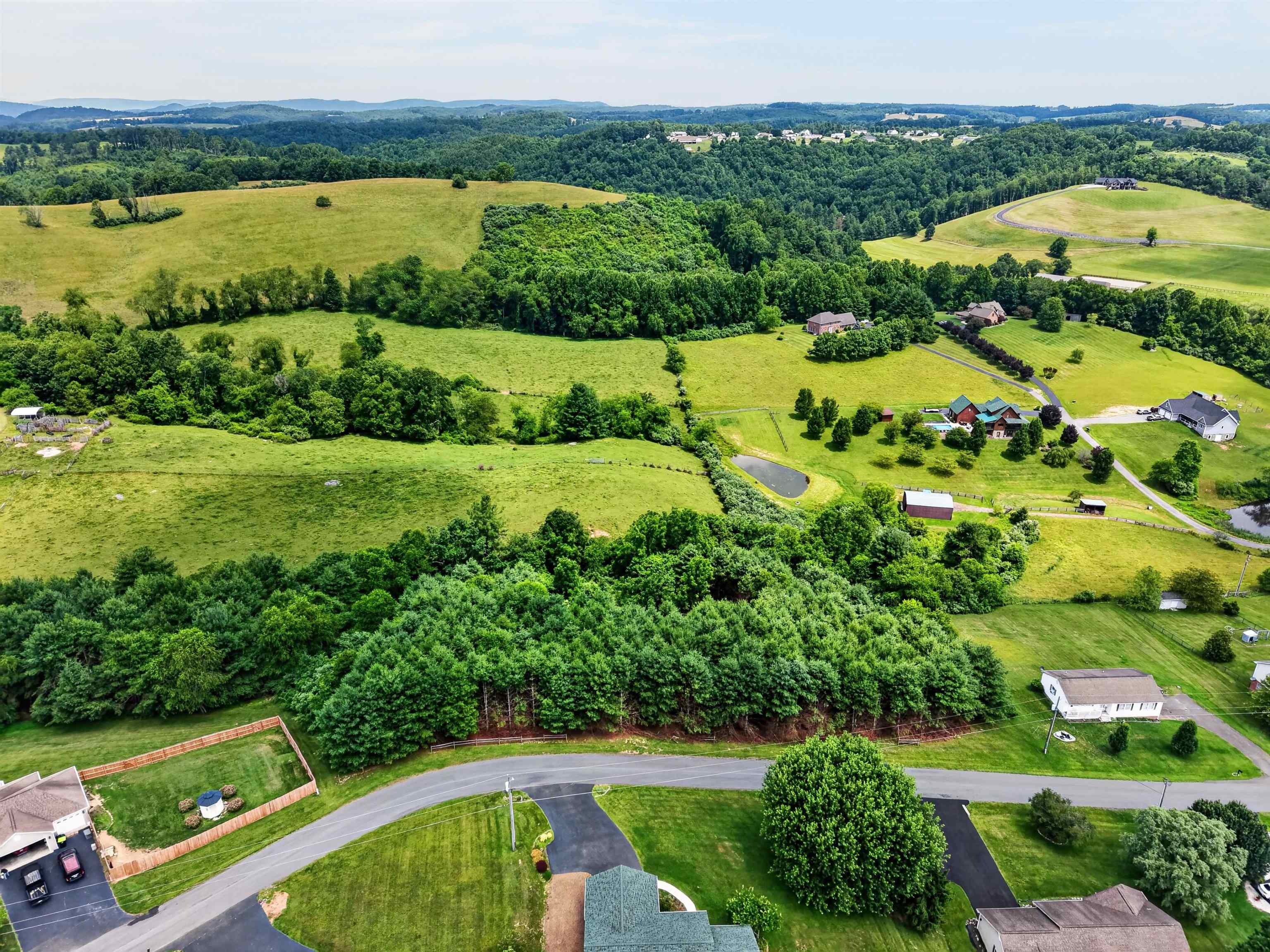 77 Amelia Drive Hillsville VA 24343