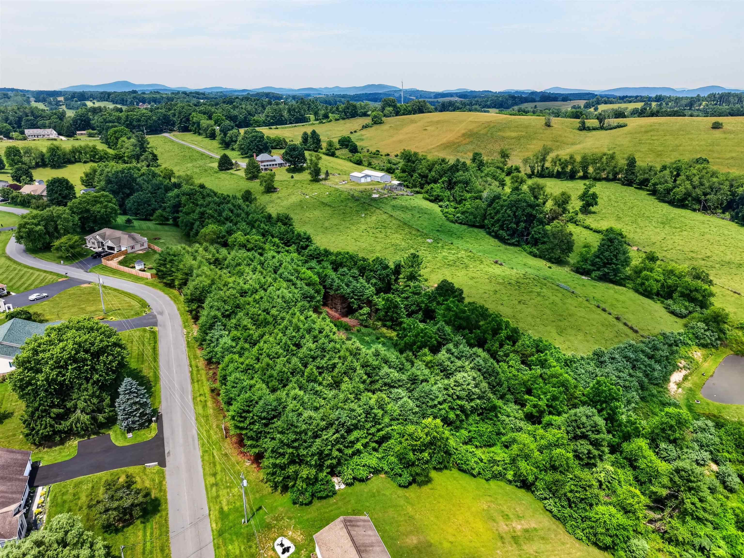 77 Amelia Drive Hillsville VA 24343