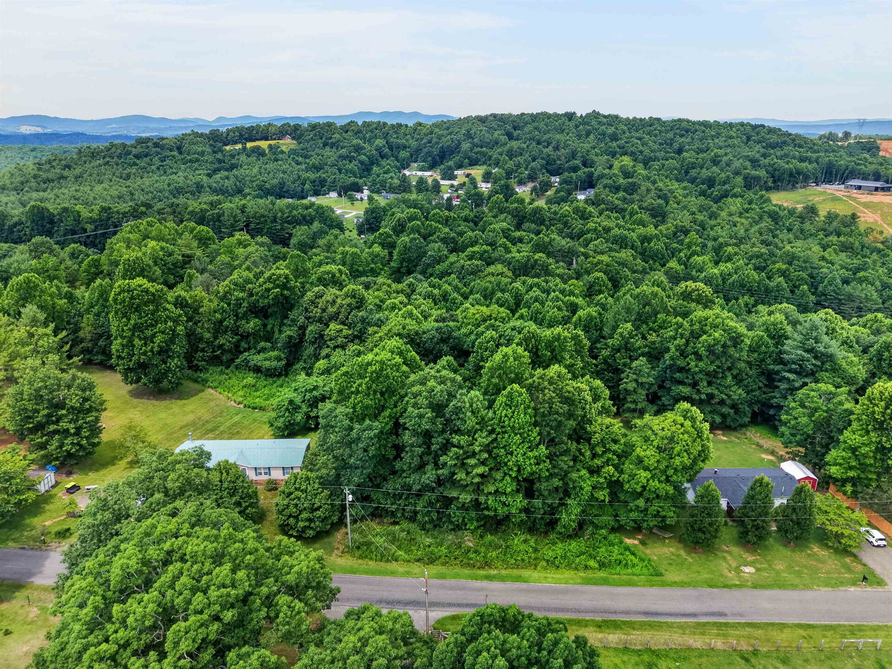 77 Amelia Drive Hillsville VA 24343