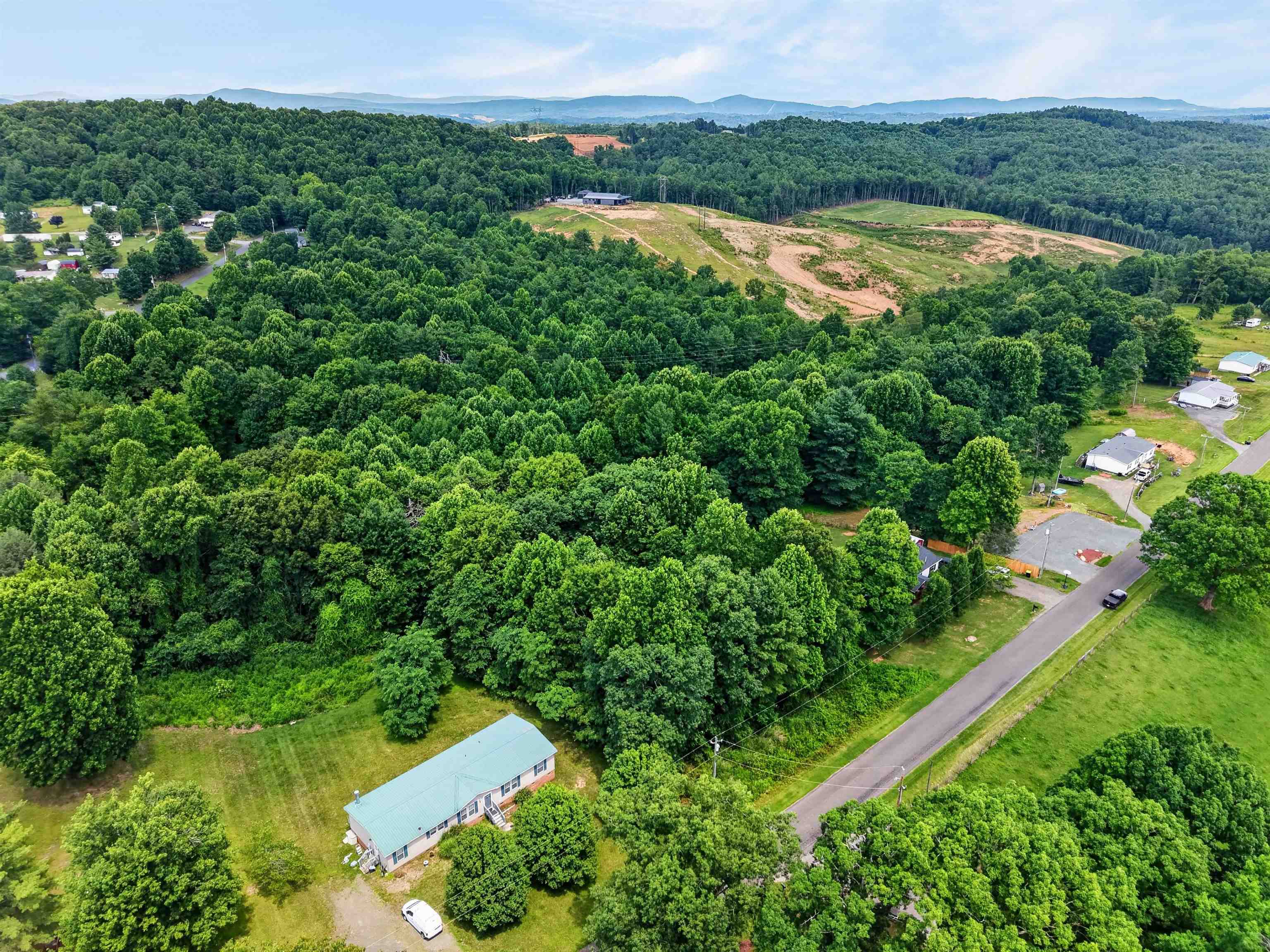77 Amelia Drive Hillsville VA 24343