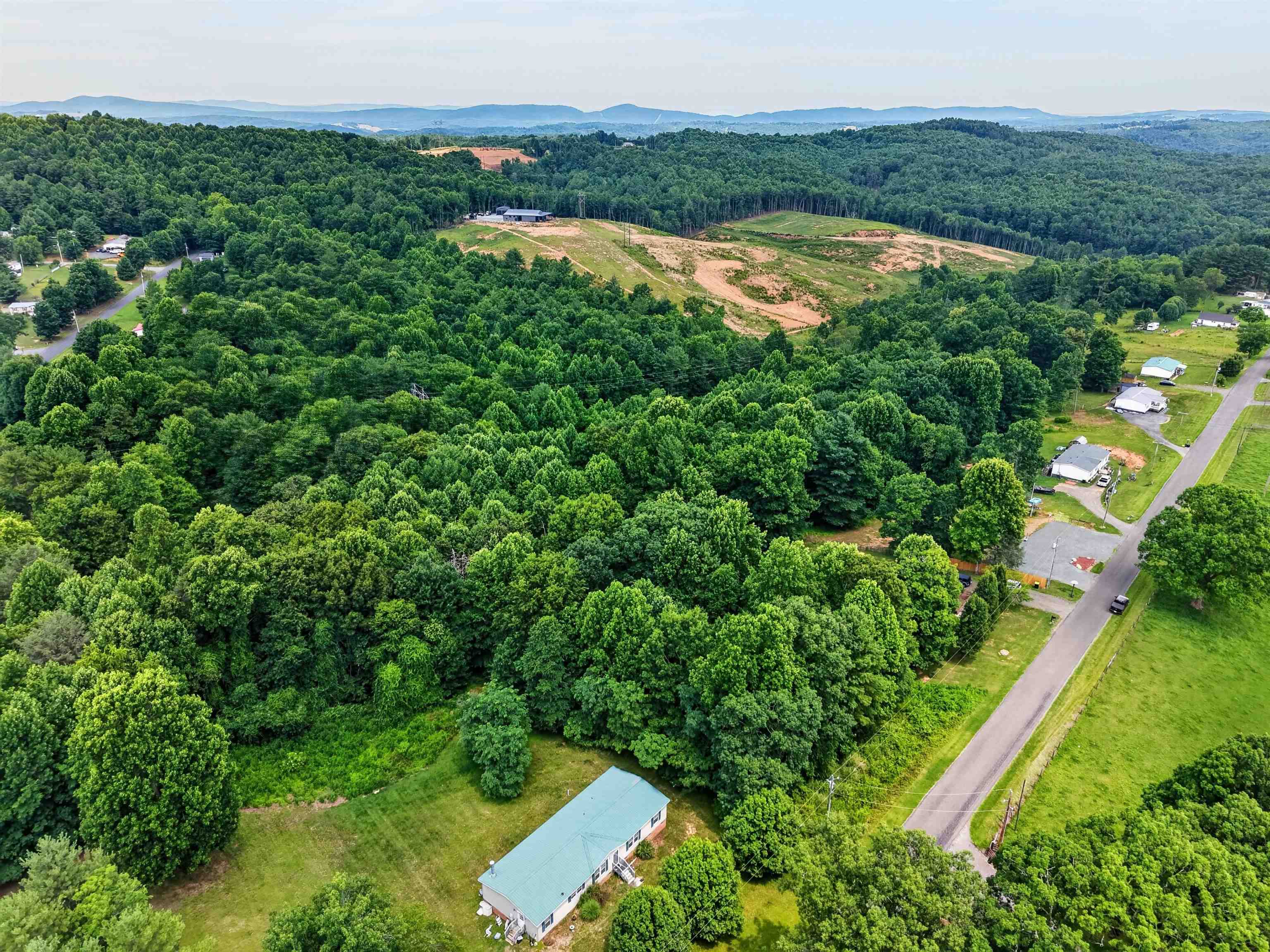 77 Amelia Drive Hillsville VA 24343