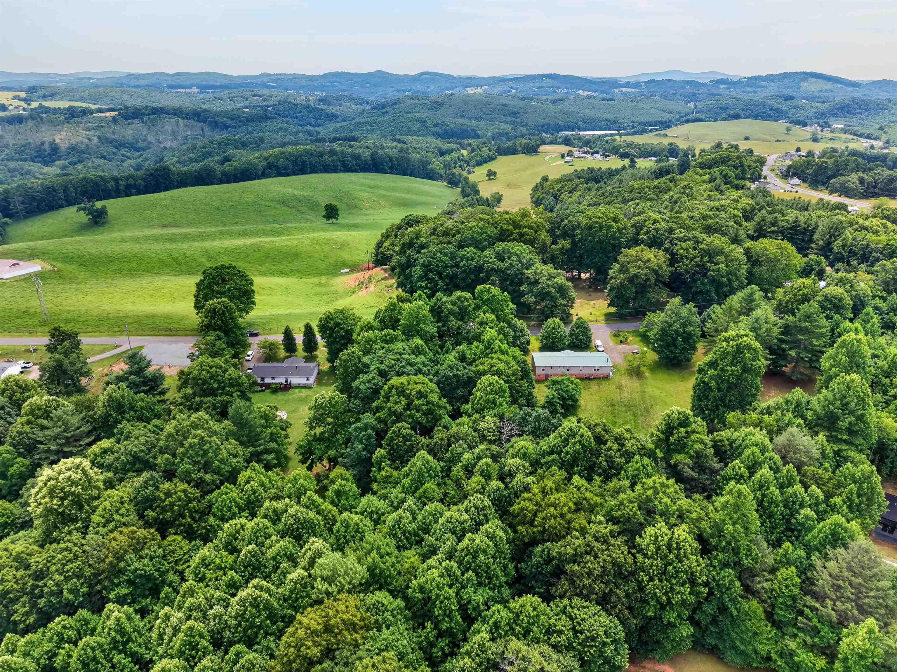 77 Amelia Drive Hillsville VA 24343