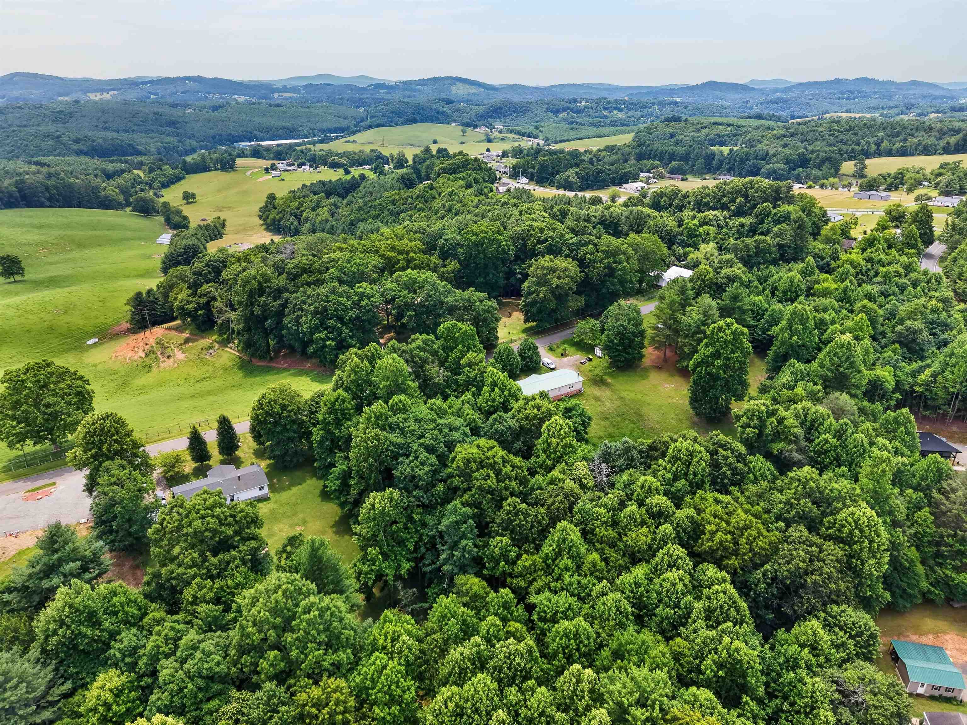 77 Amelia Drive Hillsville VA 24343
