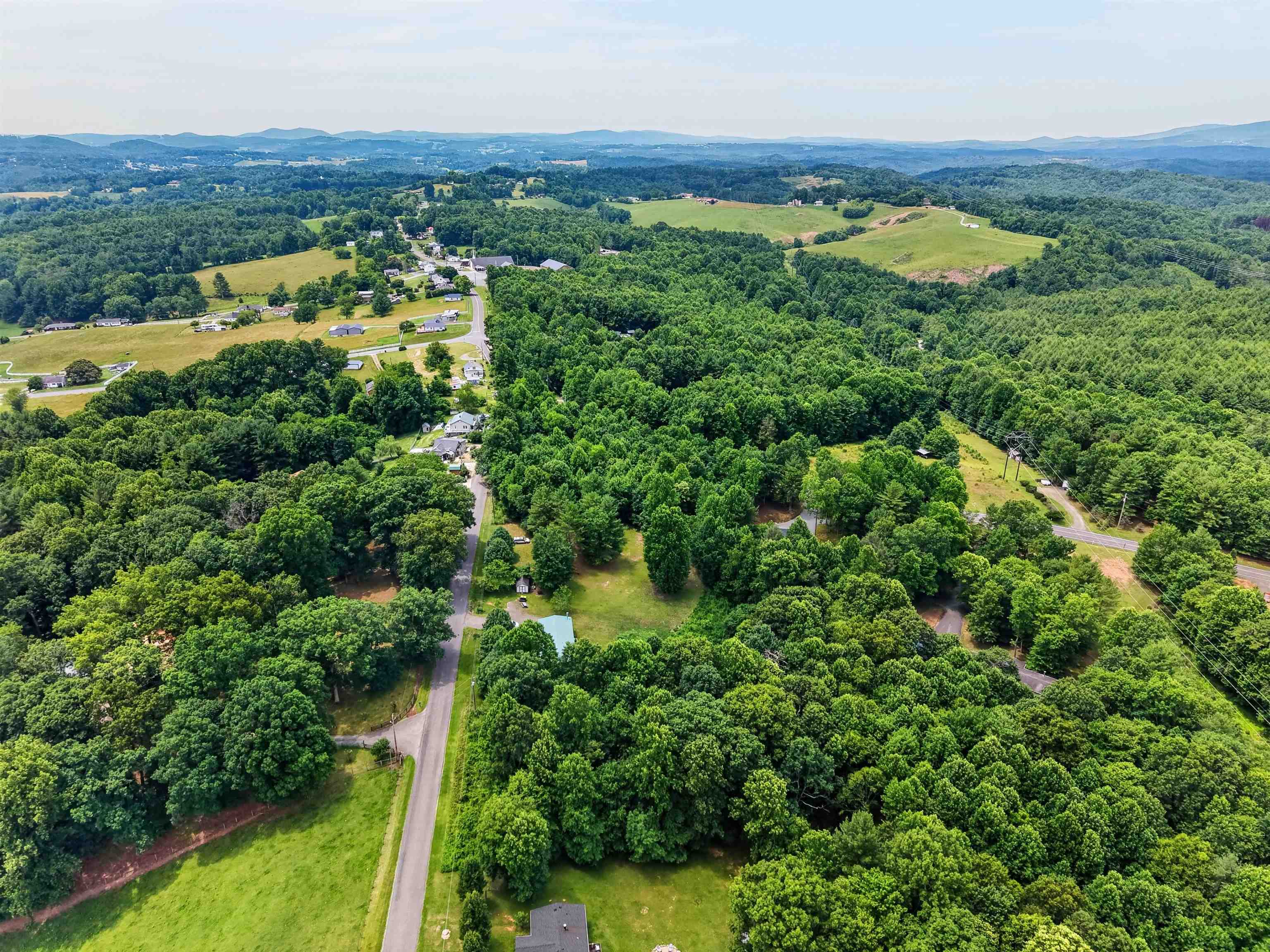 77 Amelia Drive Hillsville VA 24343