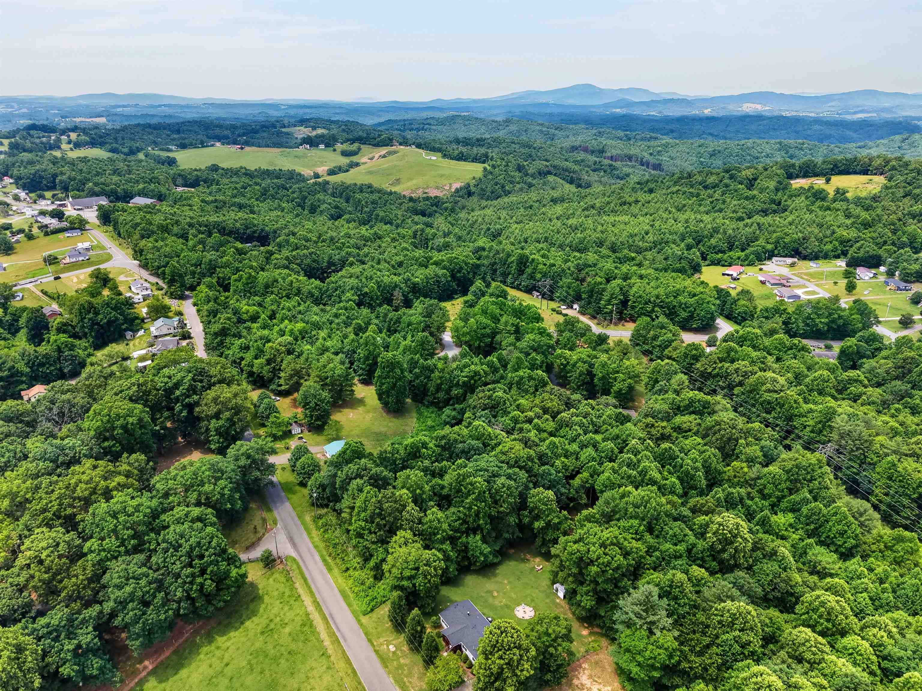77 Amelia Drive Hillsville VA 24343