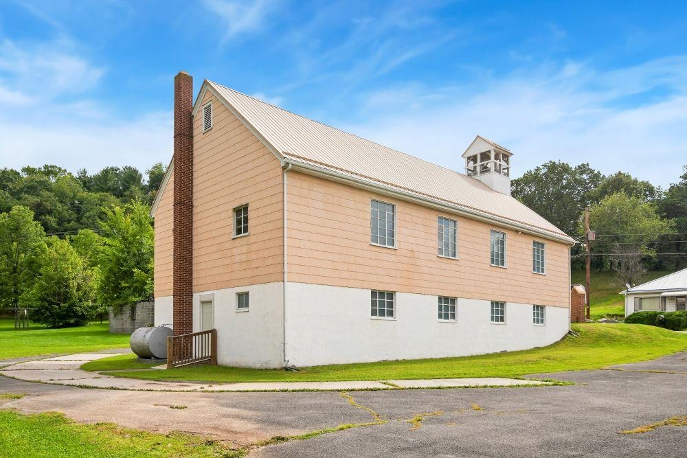 217 Church Street Rich Creek VA 24147