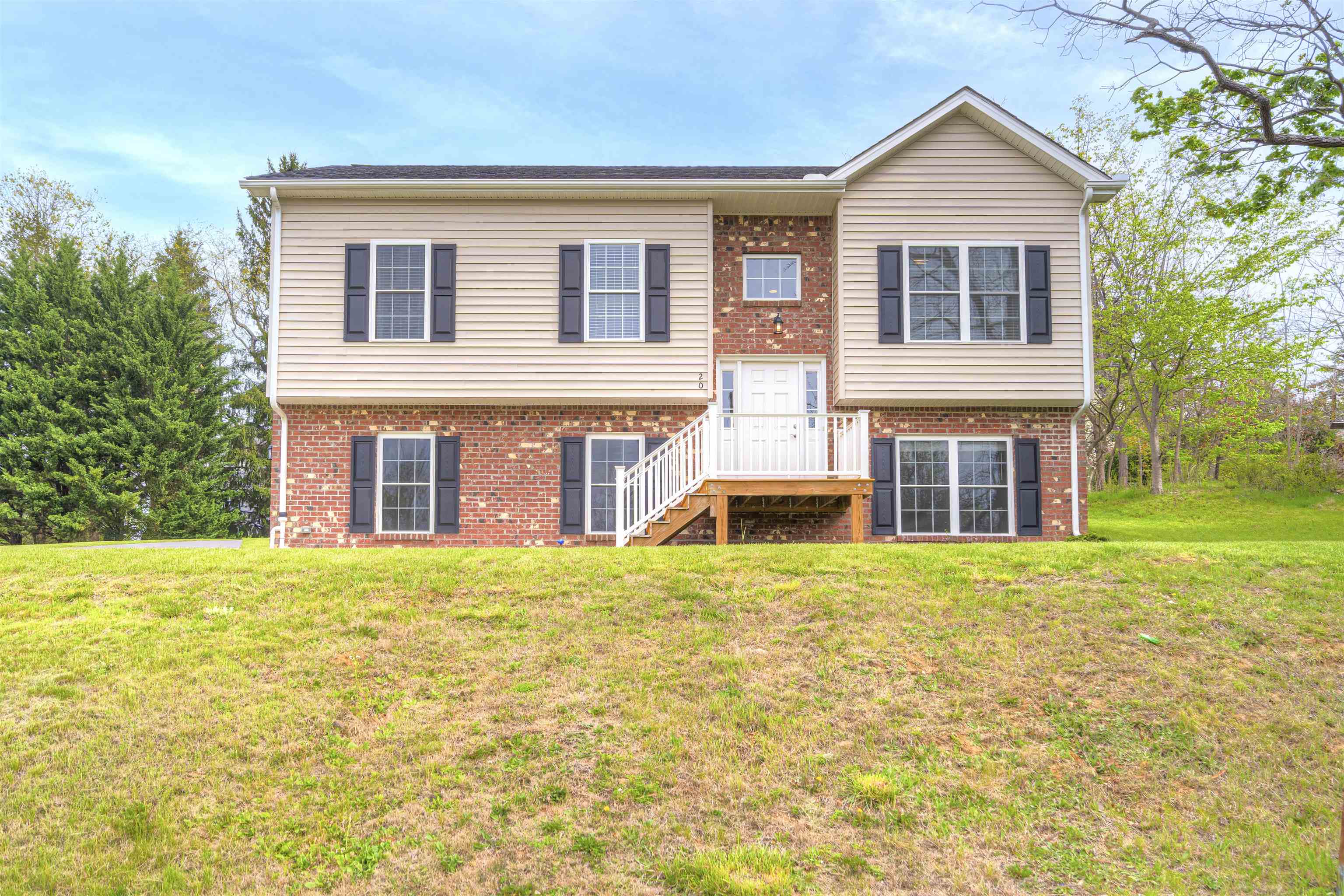 20 7th Street NW Pulaski VA 24301