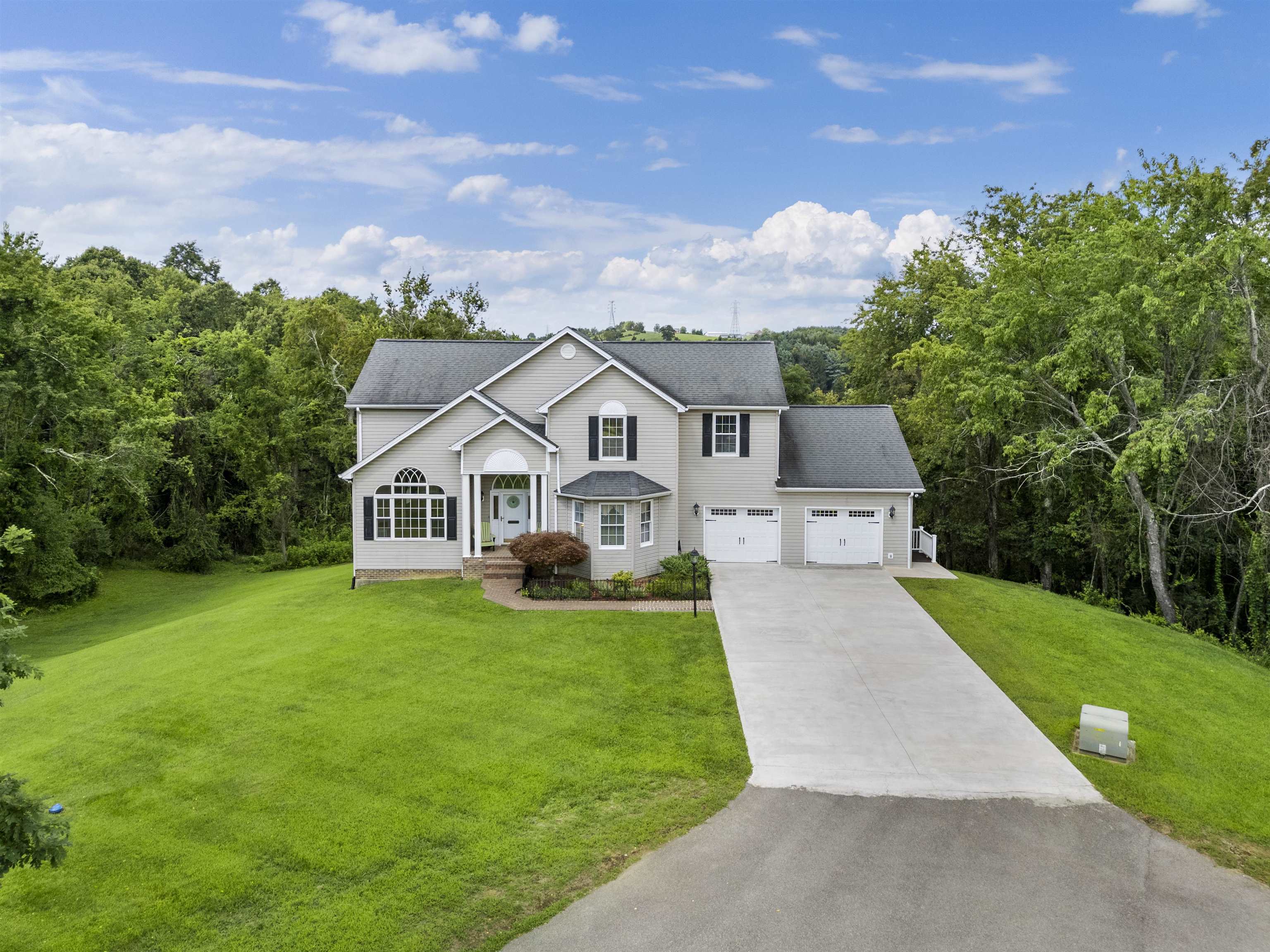 2285 Lubna Drive Christiansburg VA 24073