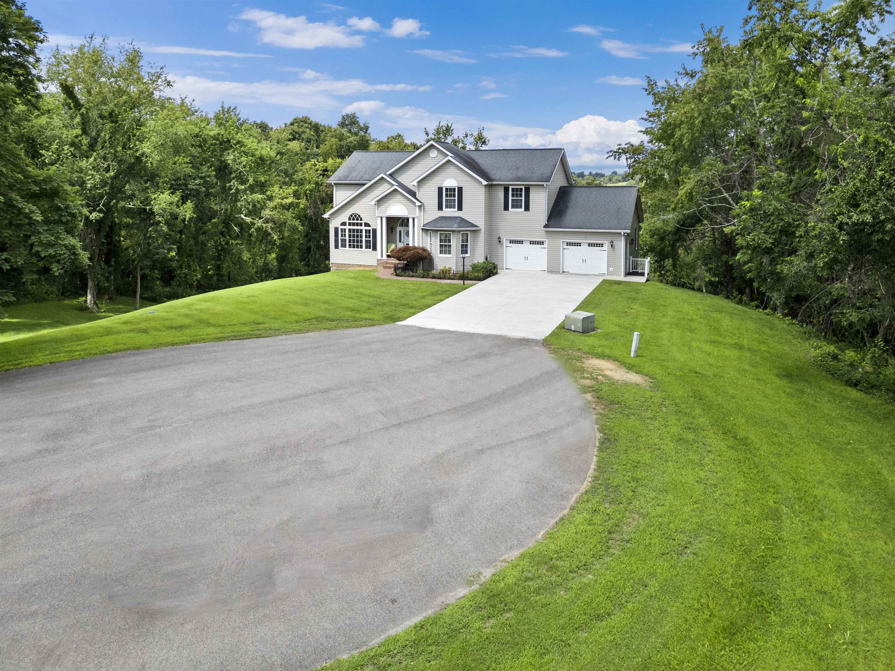 2285 Lubna Drive Christiansburg VA 24073