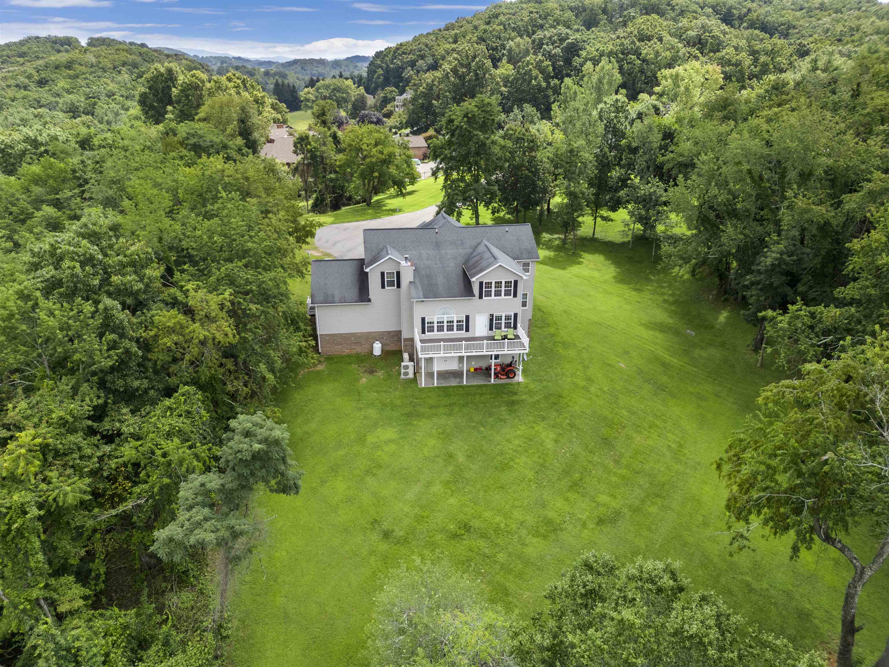 2285 Lubna Drive Christiansburg VA 24073