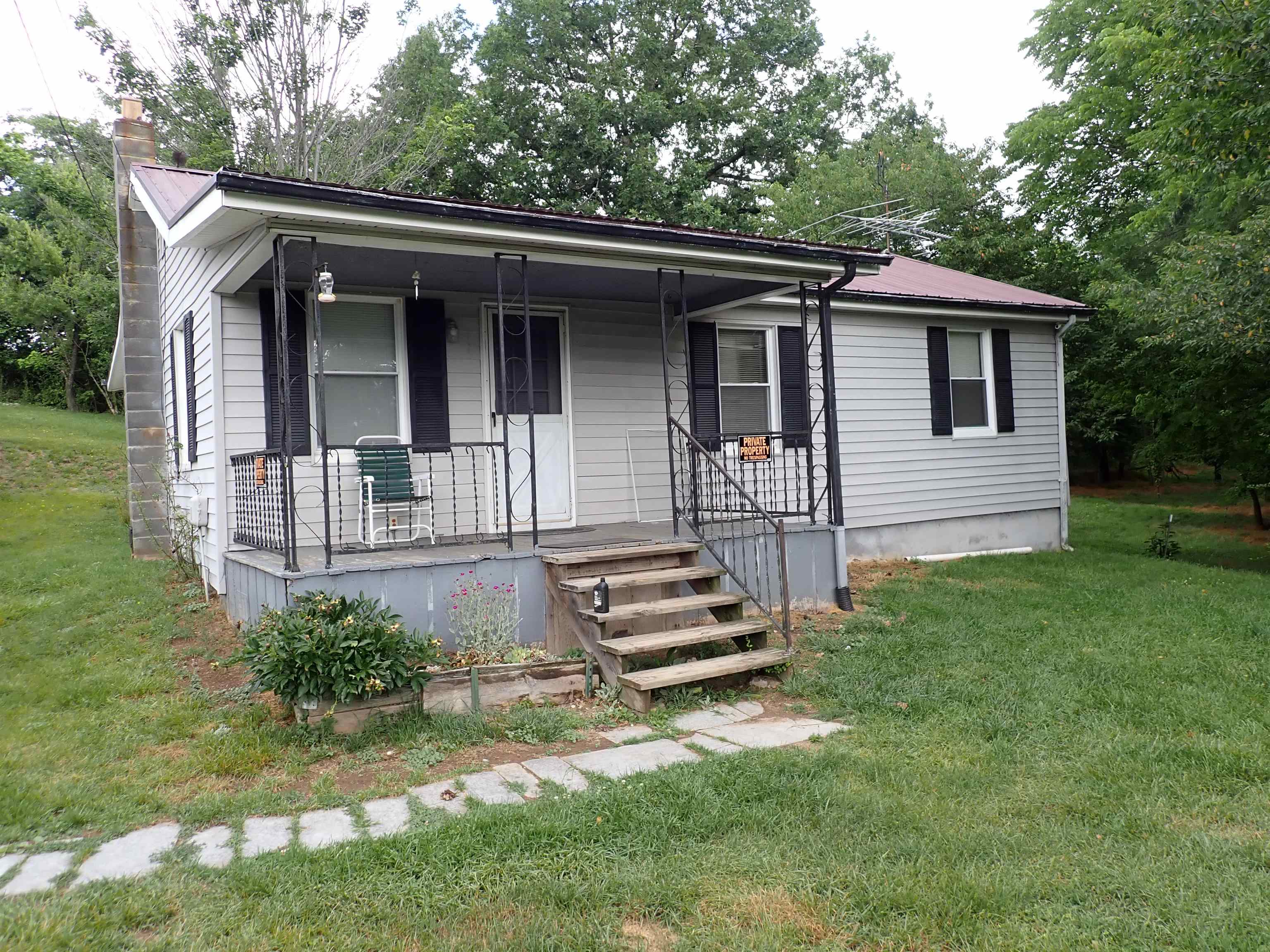 4884 Veterans Hill Road Pulaski VA 24301