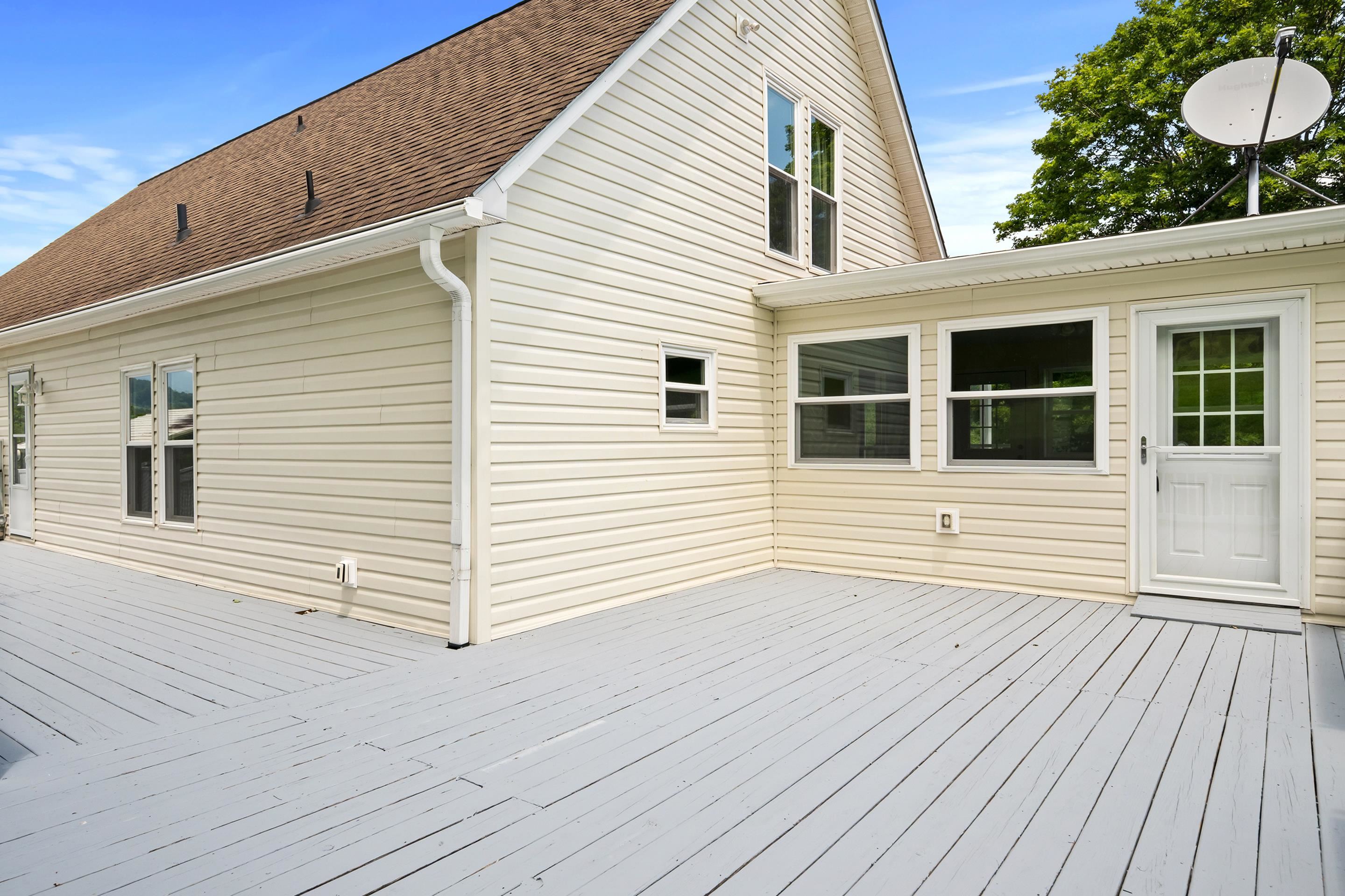 1862 Spring Valley Road Pearisburg VA 24134