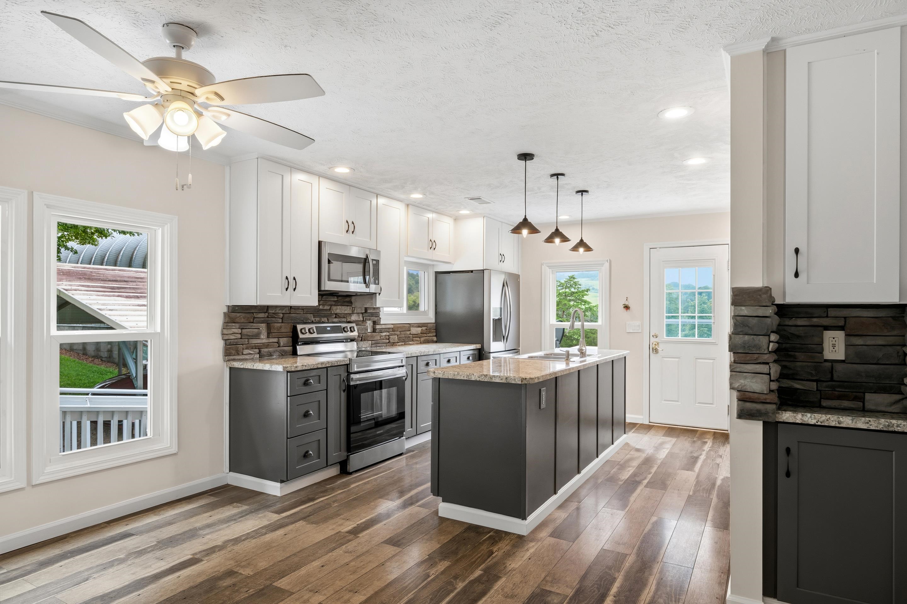1862 Spring Valley Road Pearisburg VA 24134