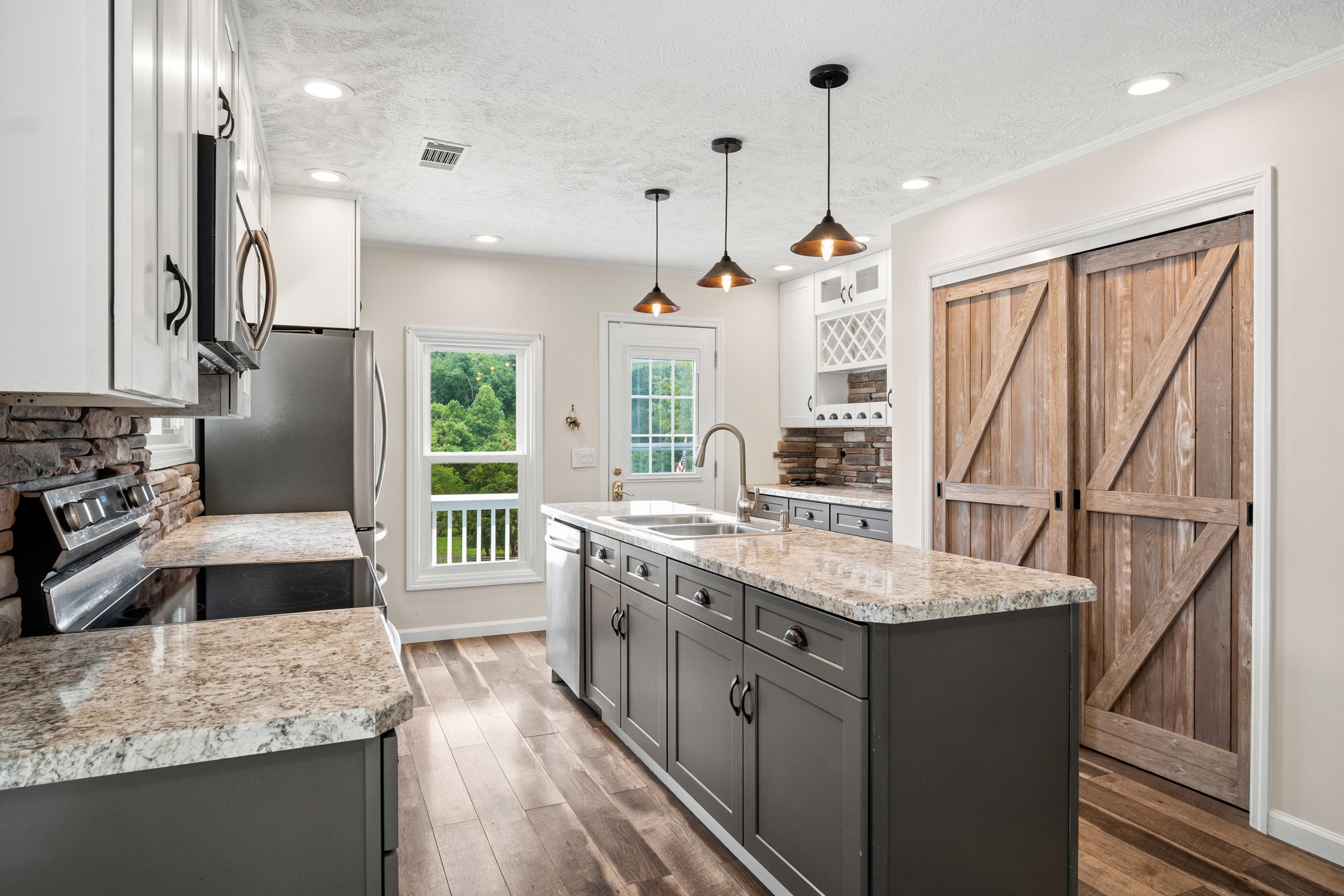 1862 Spring Valley Road Pearisburg VA 24134