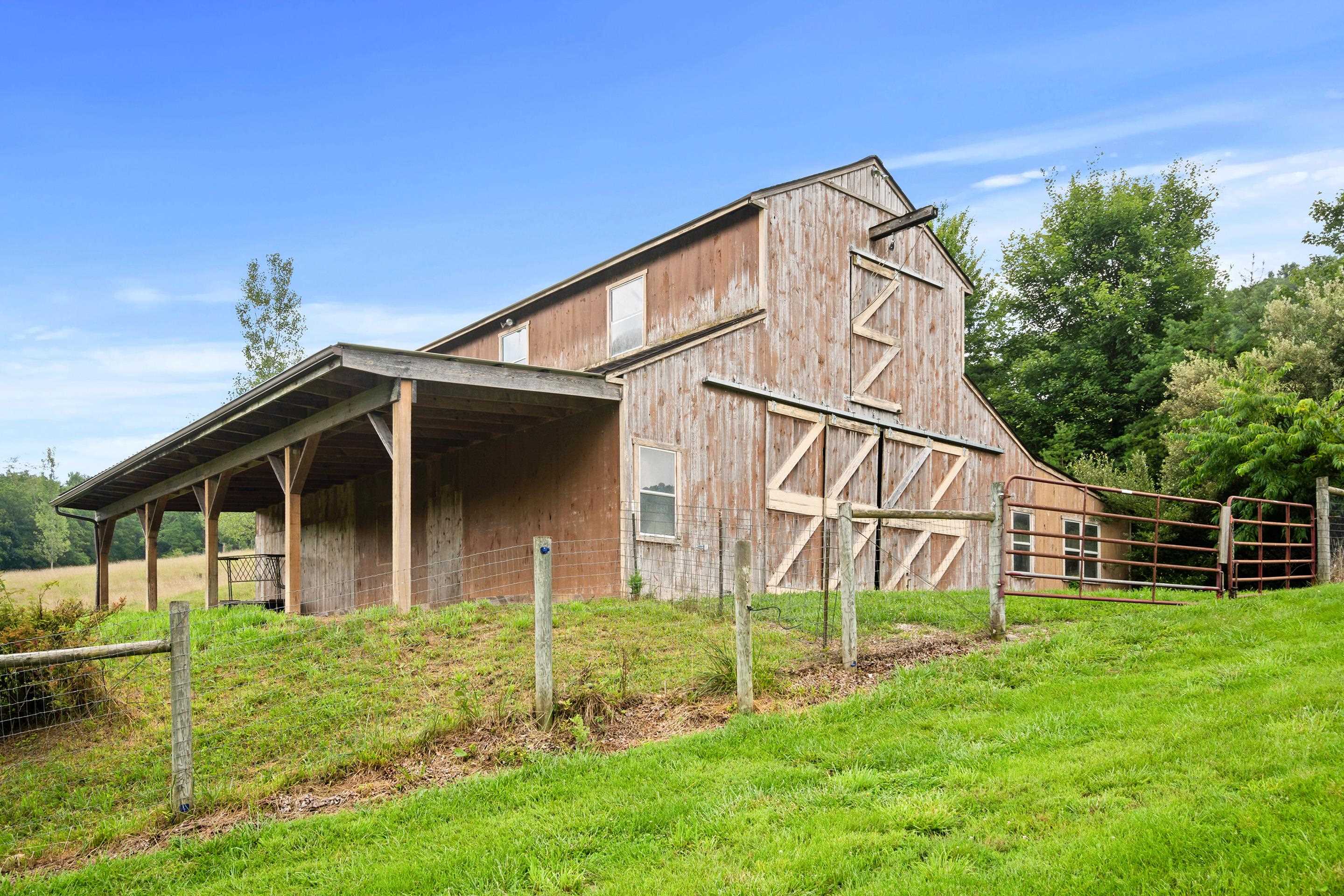 1862 Spring Valley Road Pearisburg VA 24134
