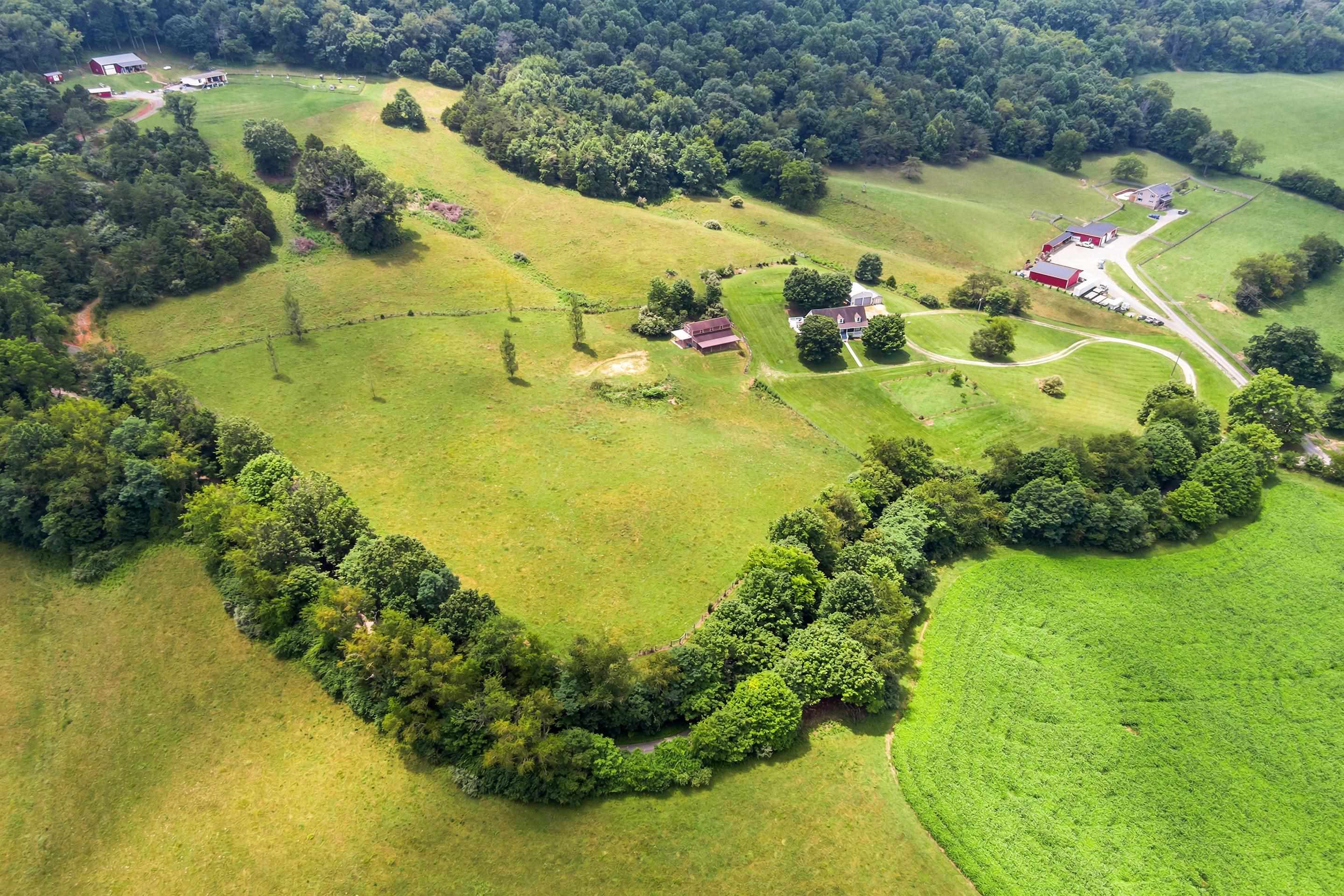 1862 Spring Valley Road Pearisburg VA 24134