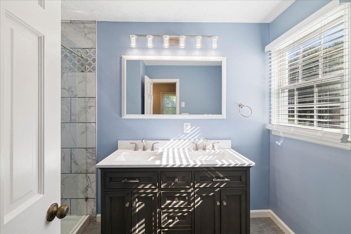 350 Valley View Lane Bland VA 24315