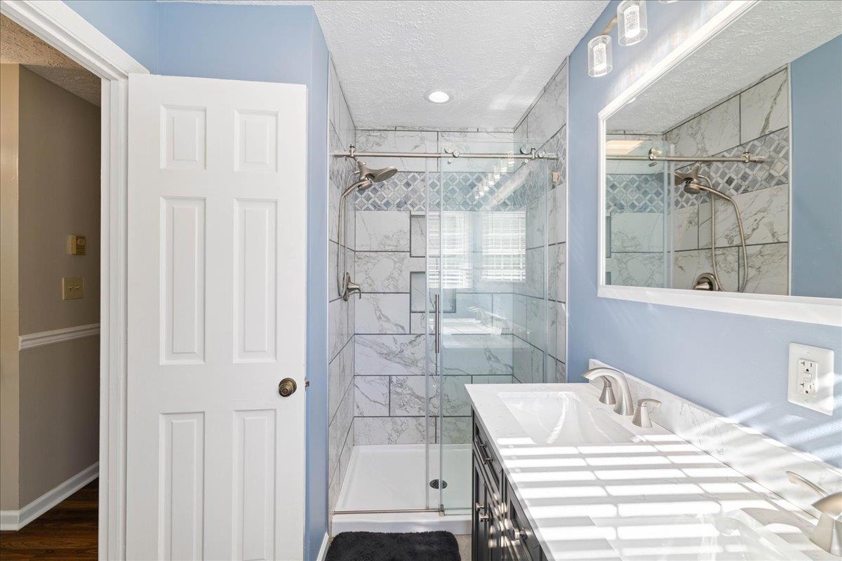 350 Valley View Lane Bland VA 24315