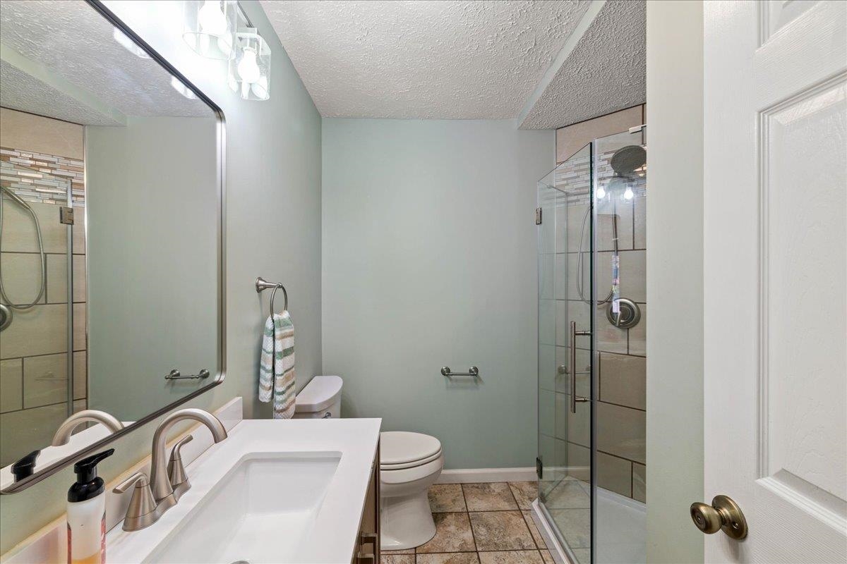 350 Valley View Lane Bland VA 24315