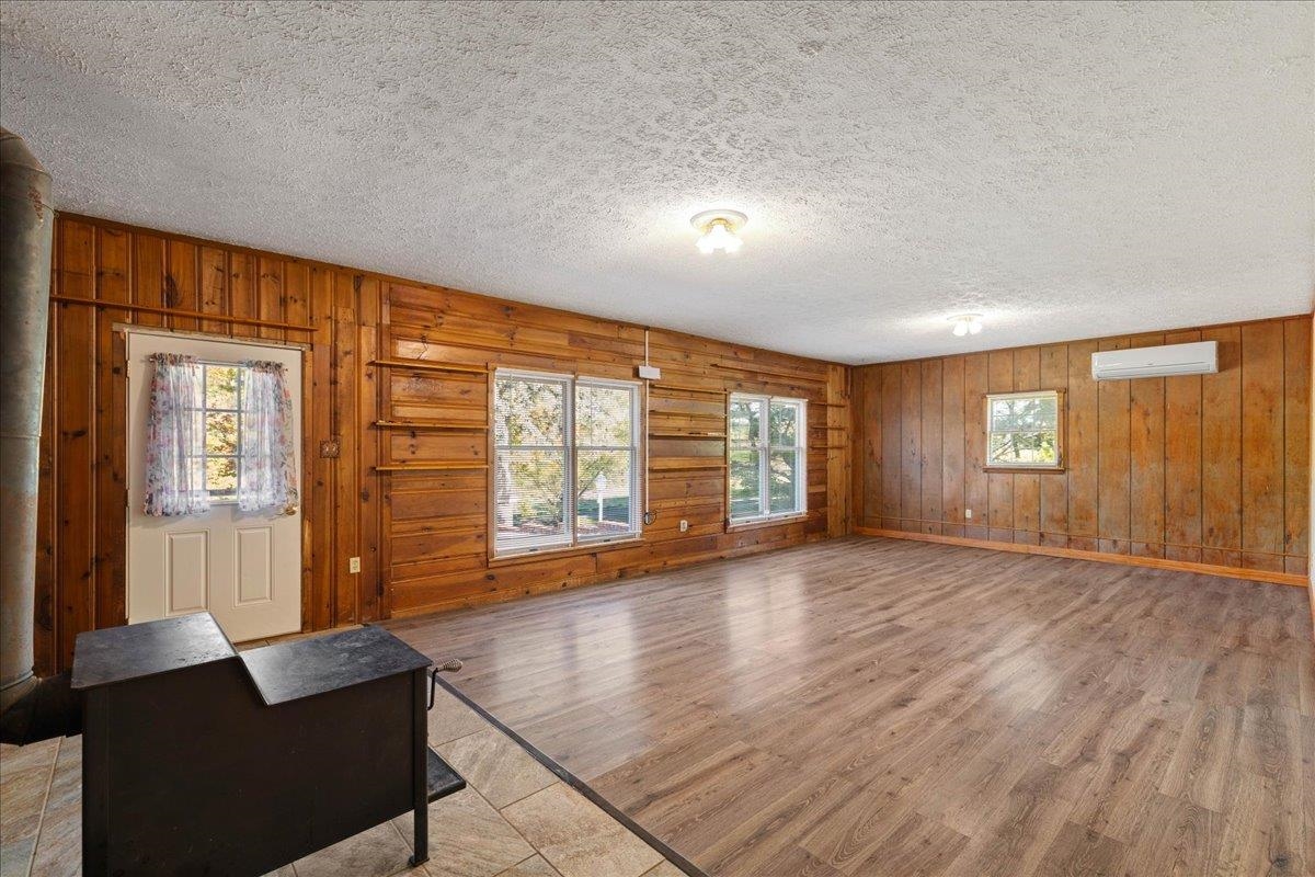 350 Valley View Lane Bland VA 24315