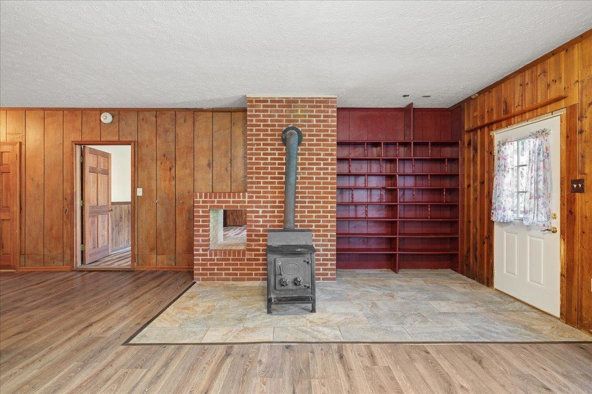 350 Valley View Lane Bland VA 24315
