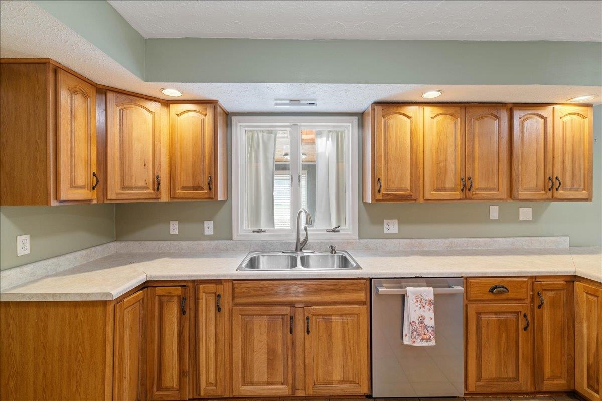 350 Valley View Lane Bland VA 24315