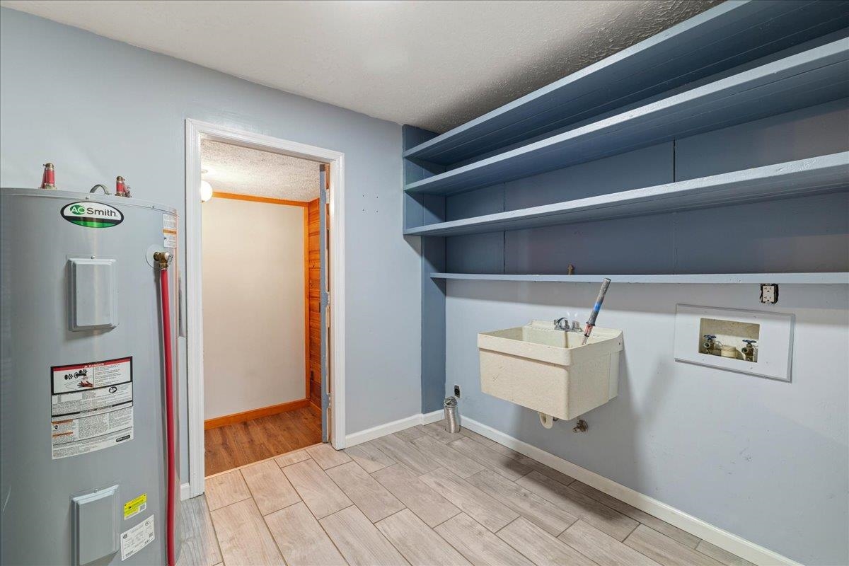 350 Valley View Lane Bland VA 24315