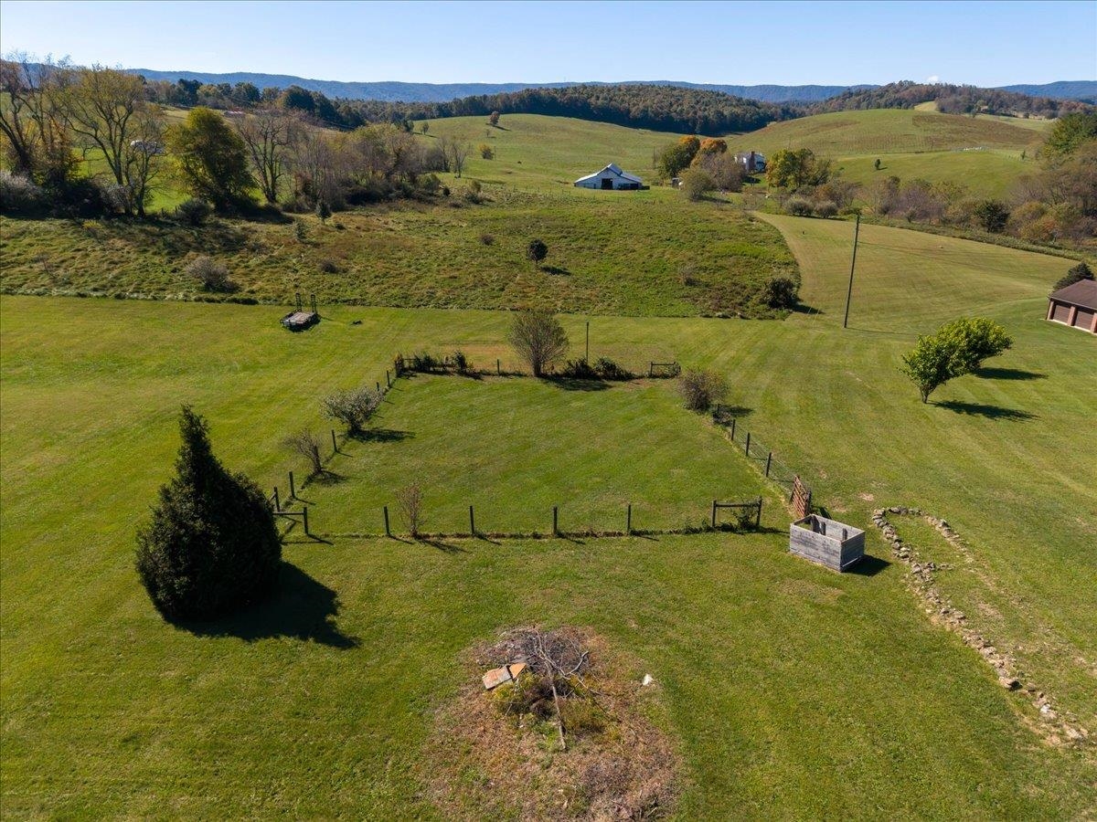 350 Valley View Lane Bland VA 24315