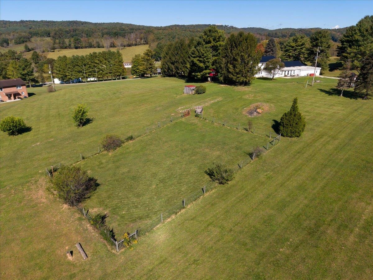 350 Valley View Lane Bland VA 24315