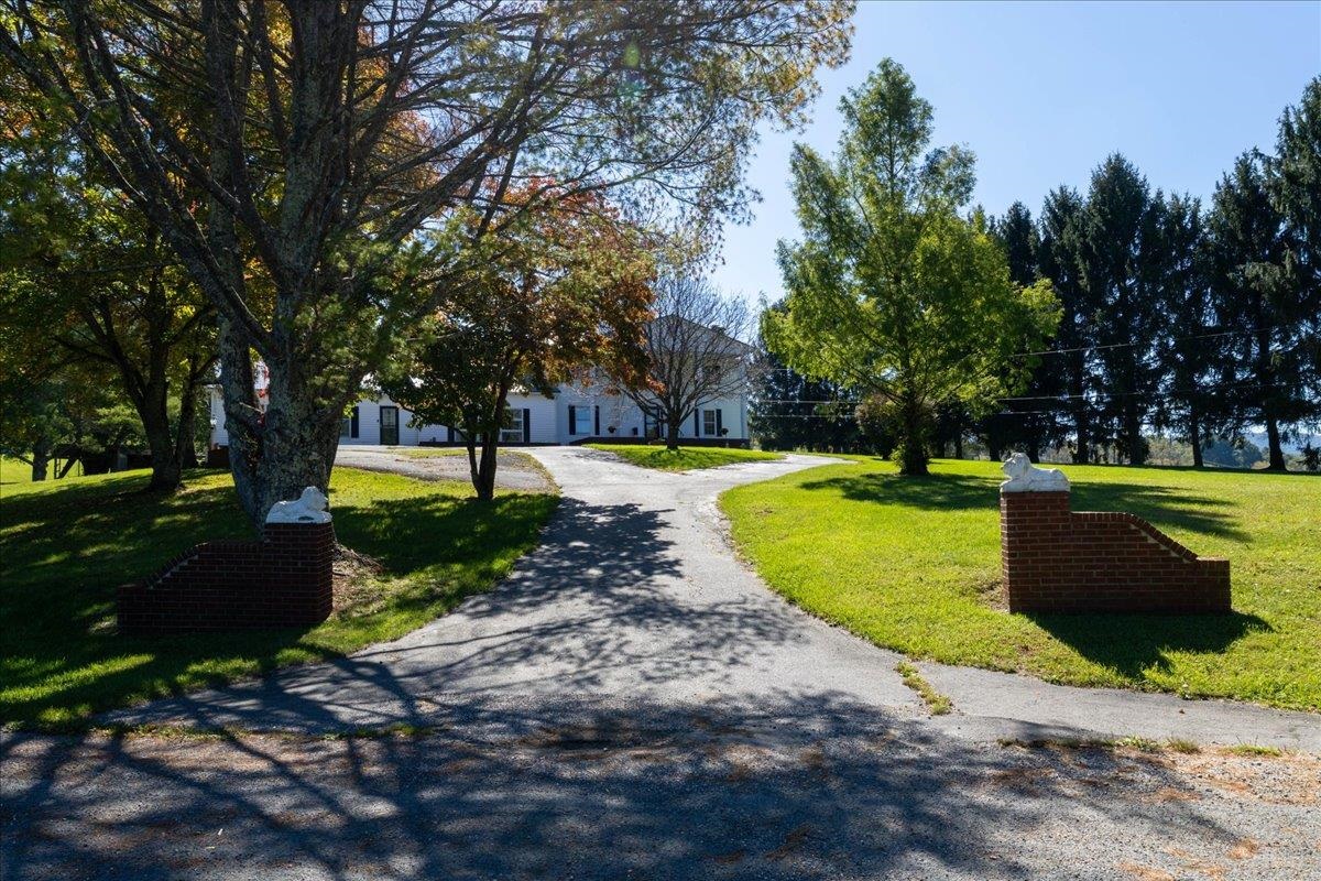 350 Valley View Lane Bland VA 24315